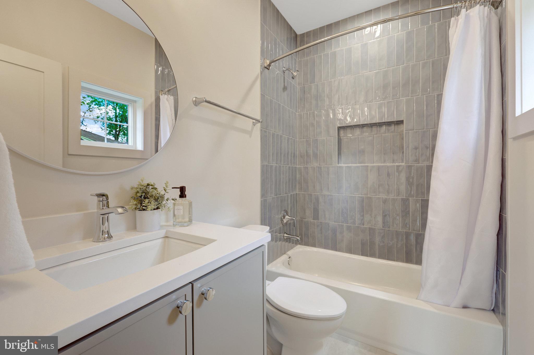 MAPLE GROVE - Residential