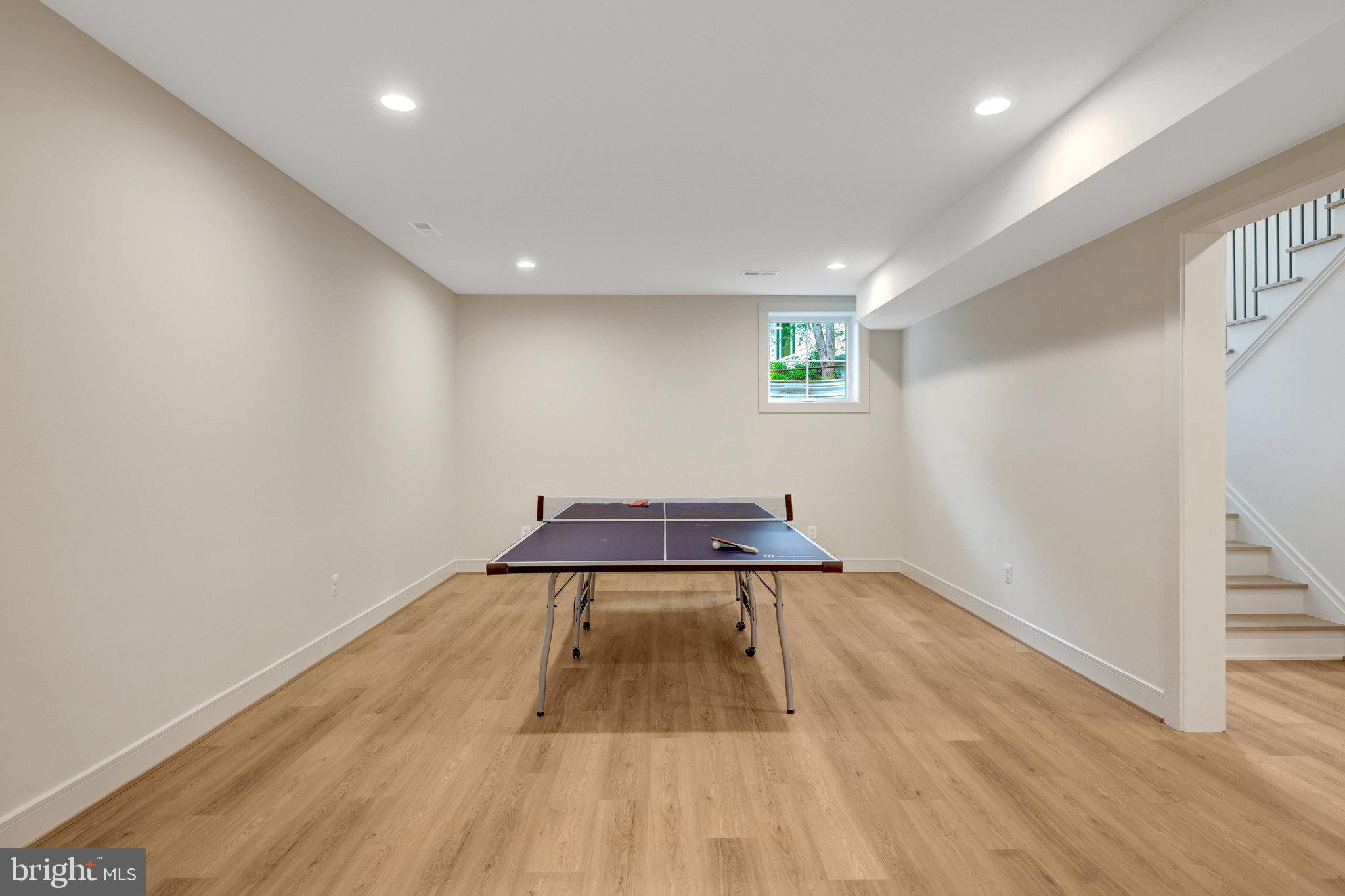 MAPLE GROVE - Residential