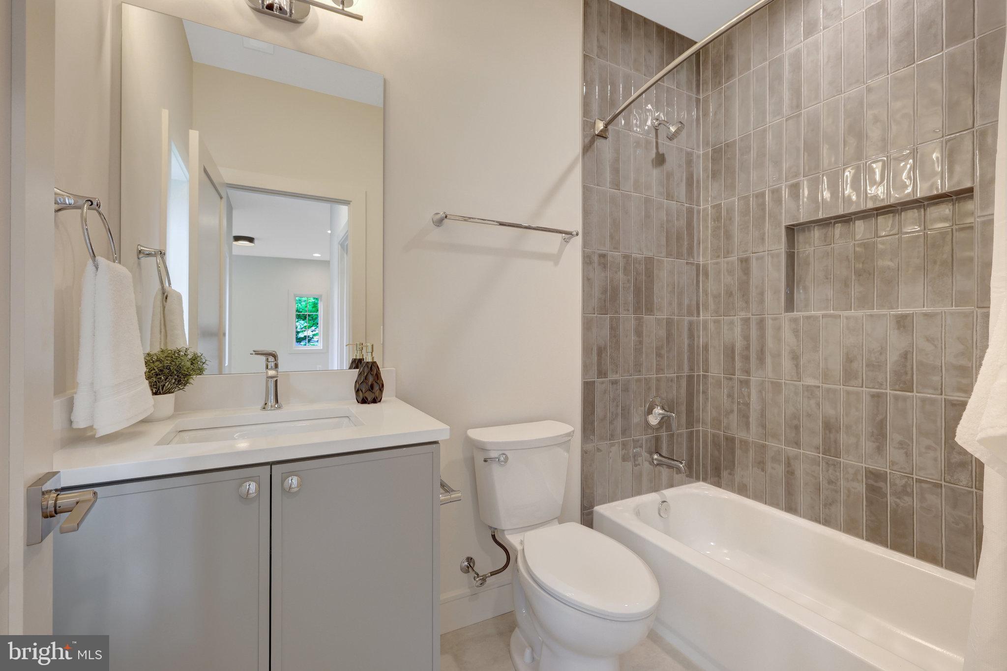 MAPLE GROVE - Residential