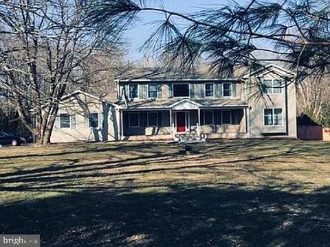 Photo of 124 Taylors Mills Road, MANALAPAN, NJ 07726 (MLS # NJMM2004110)