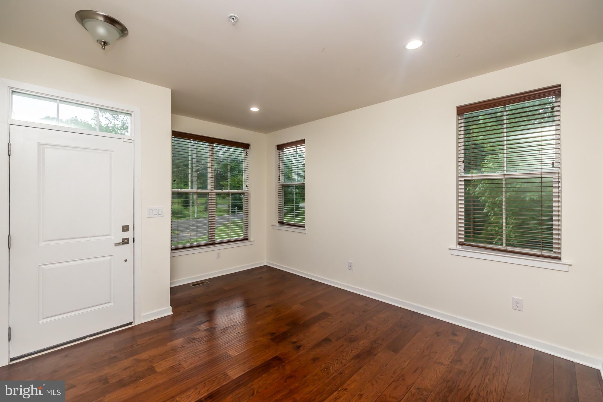 401 WYNSTONE COURT