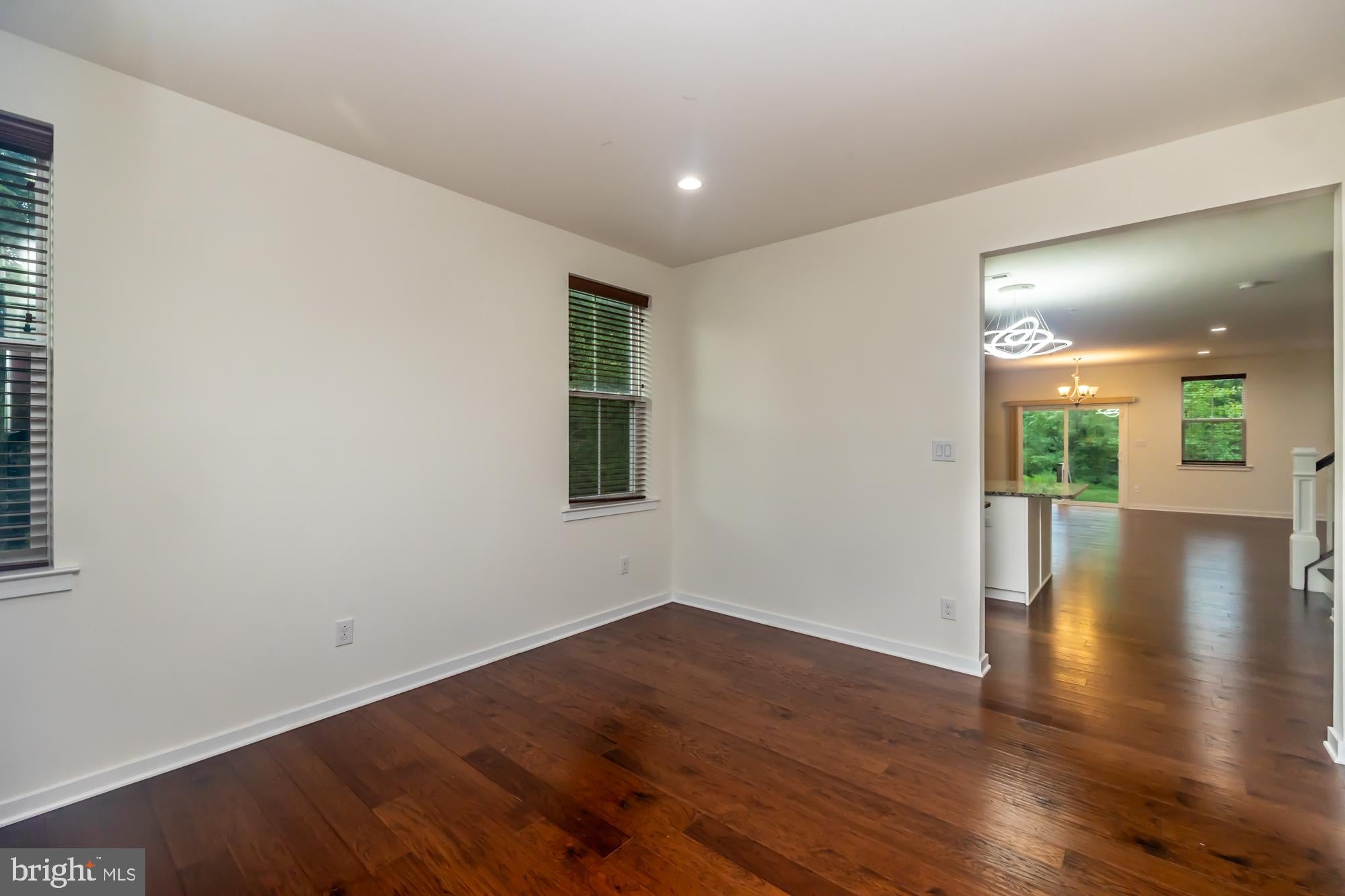 401 WYNSTONE COURT