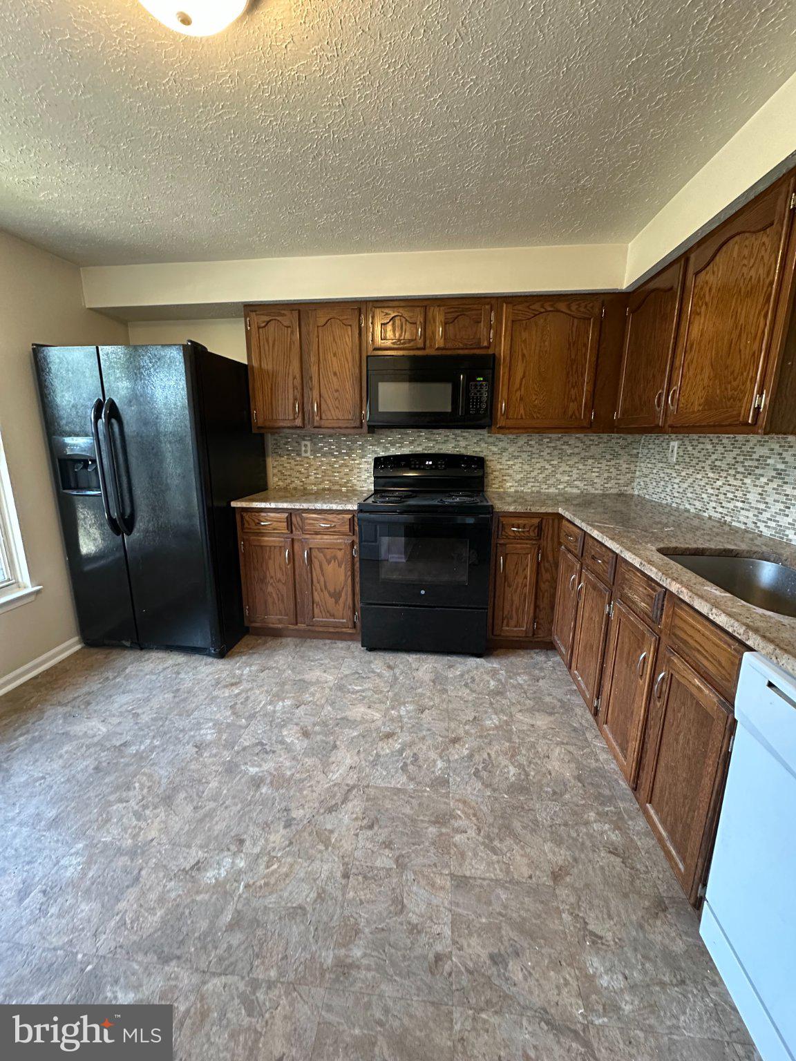 44 WATERVIEW COURT