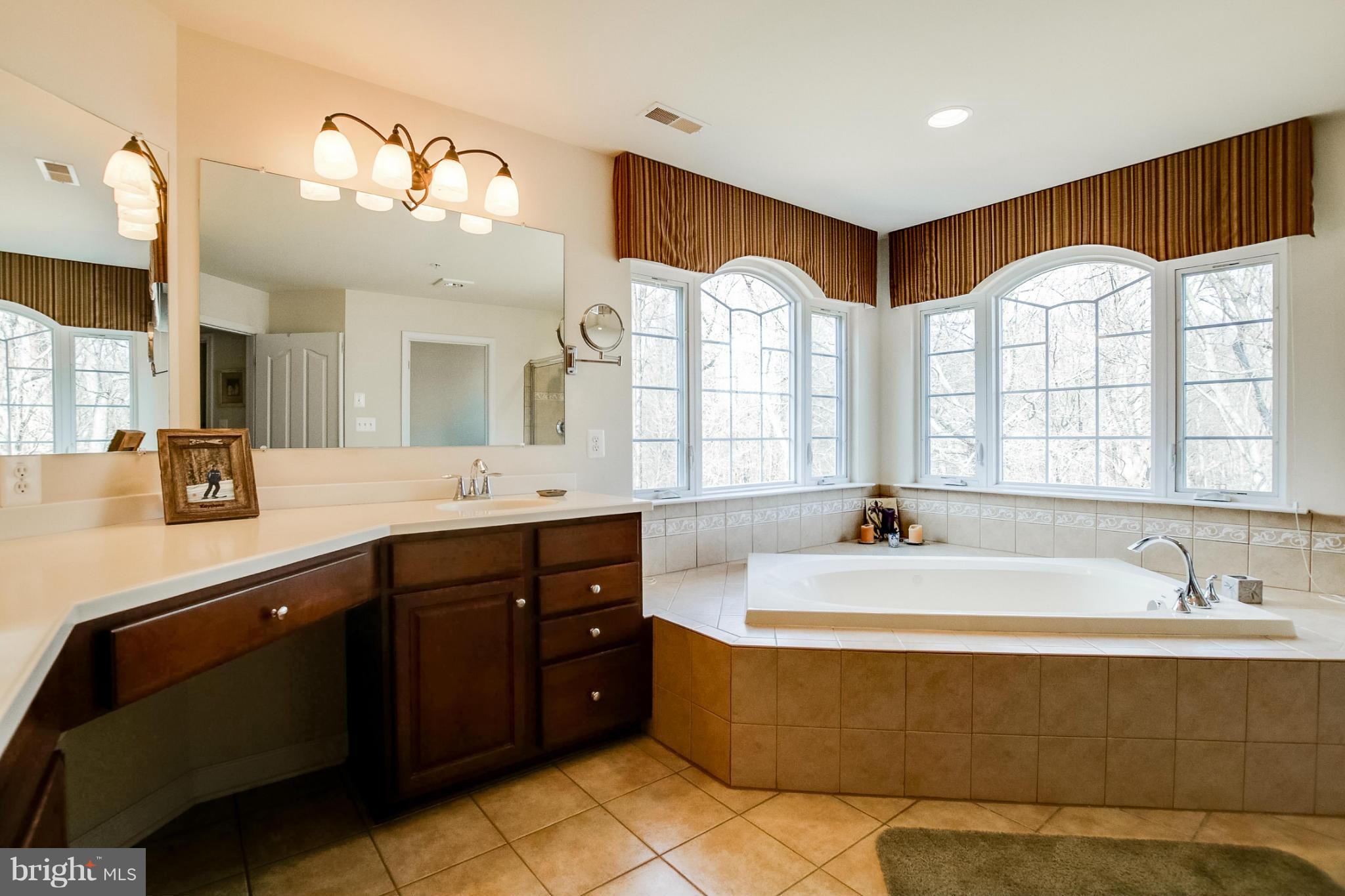 LAKESIDE FARMS - Residential