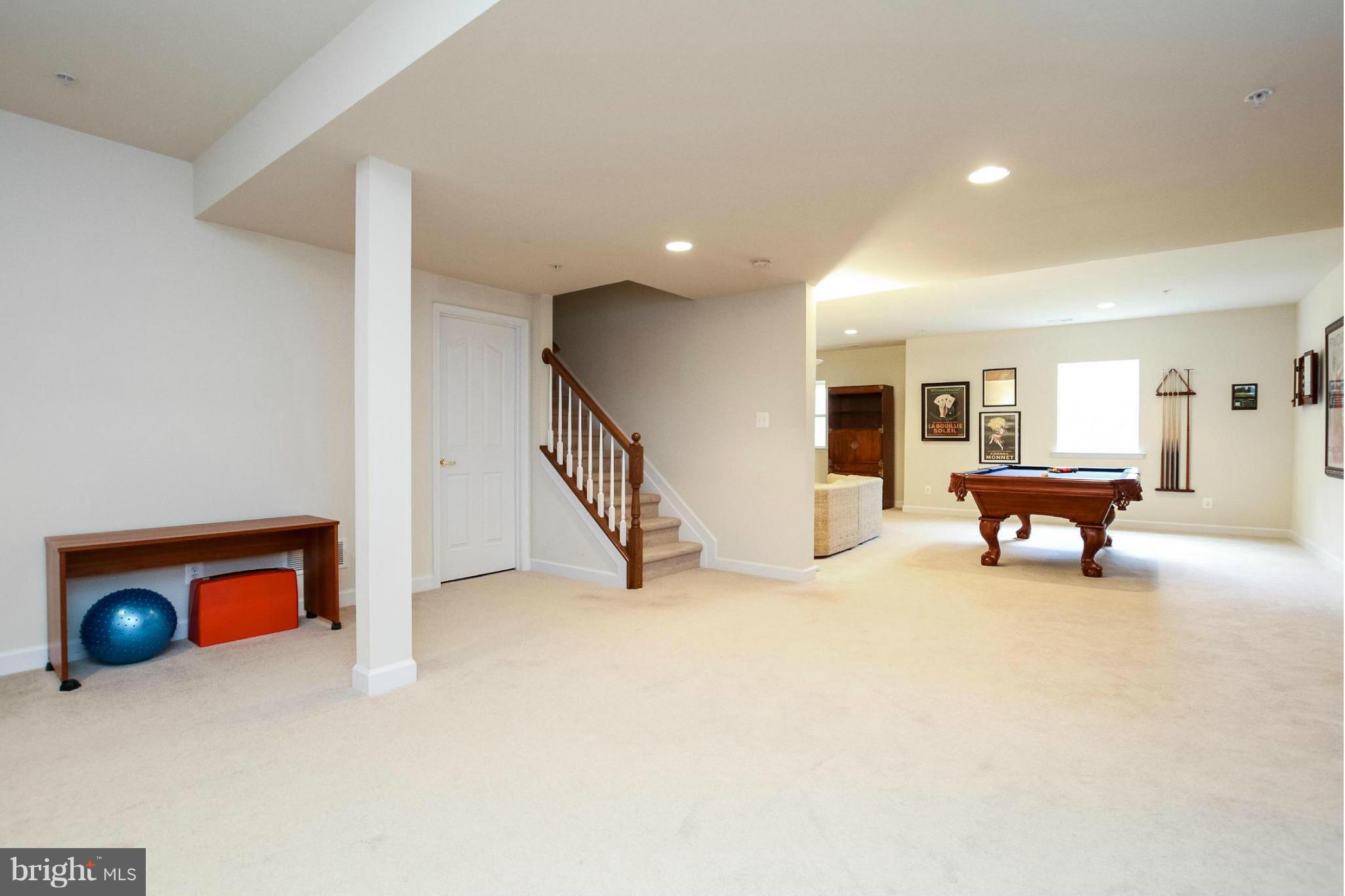 LAKESIDE FARMS - Residential