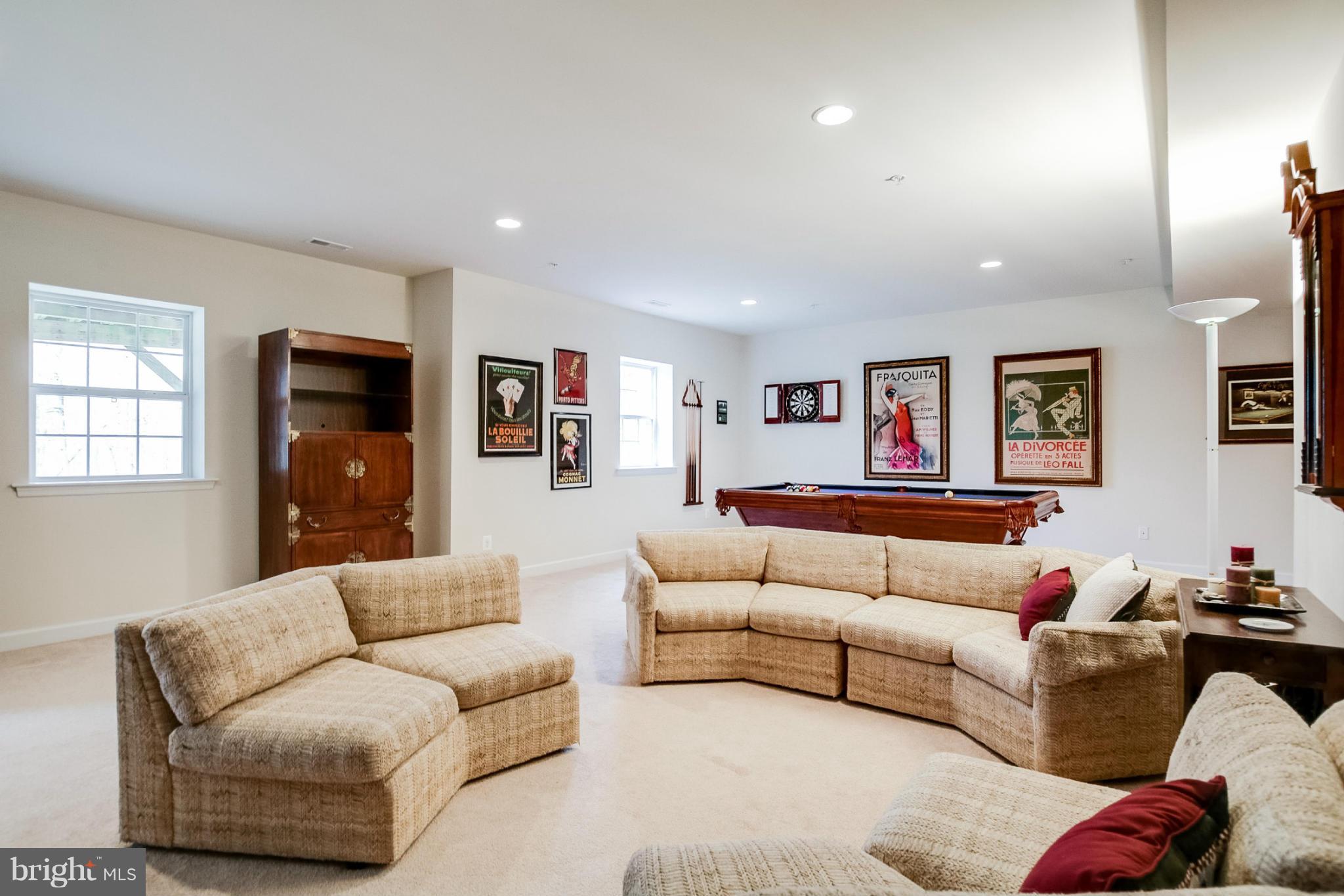 LAKESIDE FARMS - Residential