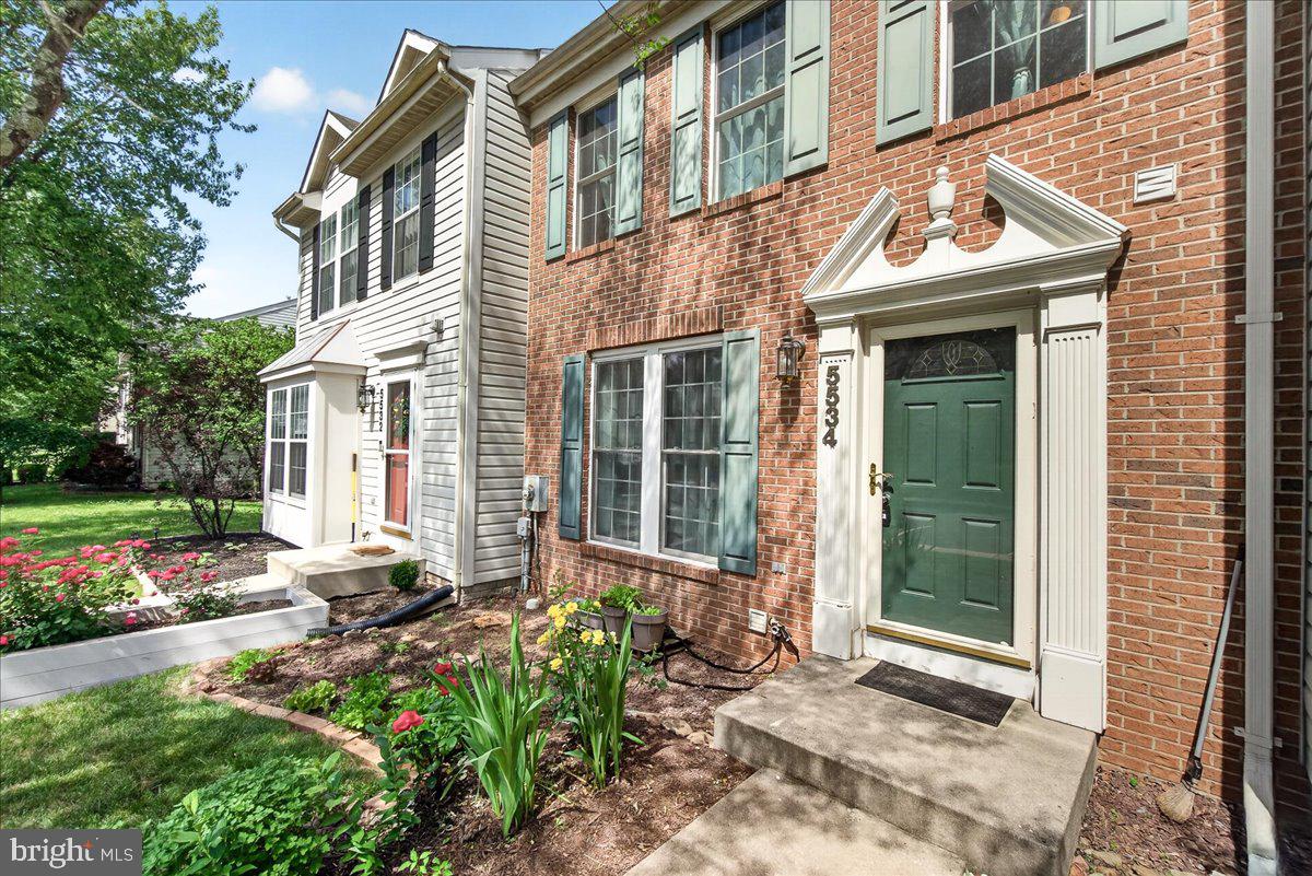 5534 FOXHALL COURT