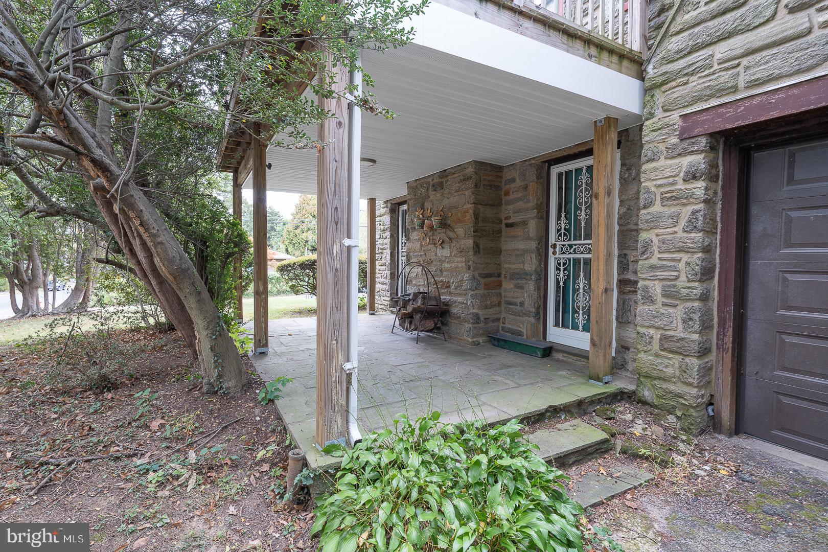 EAST OAK LANE - Residential
