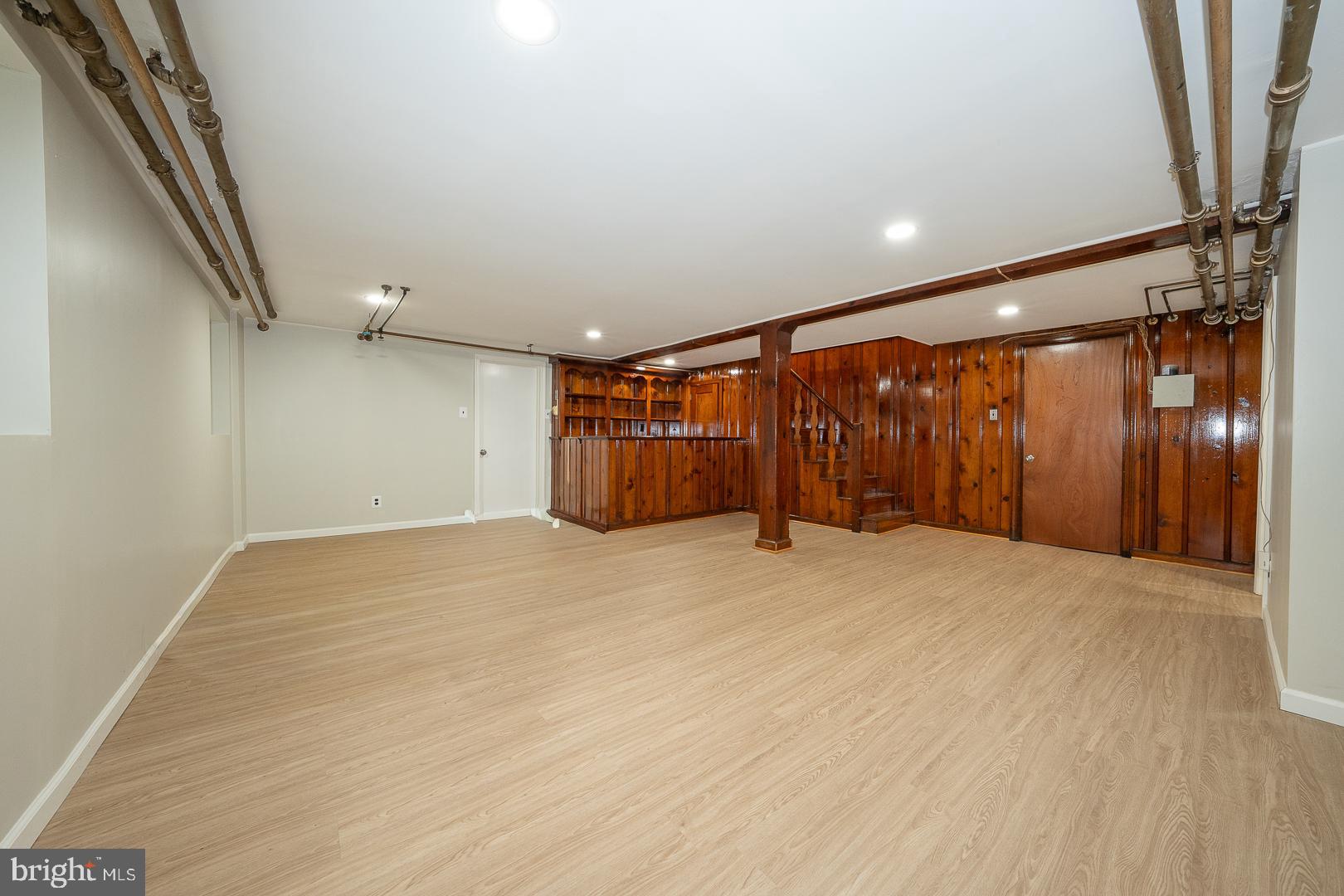 EAST OAK LANE - Residential