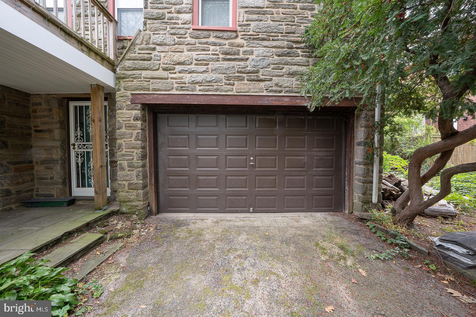 EAST OAK LANE - Residential