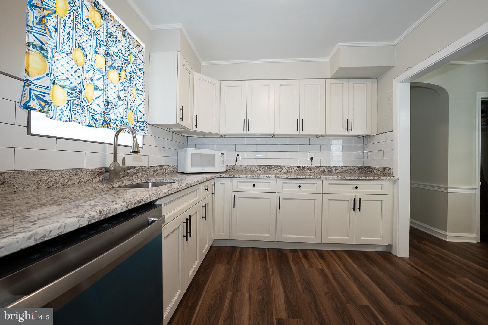 EAST OAK LANE - Residential