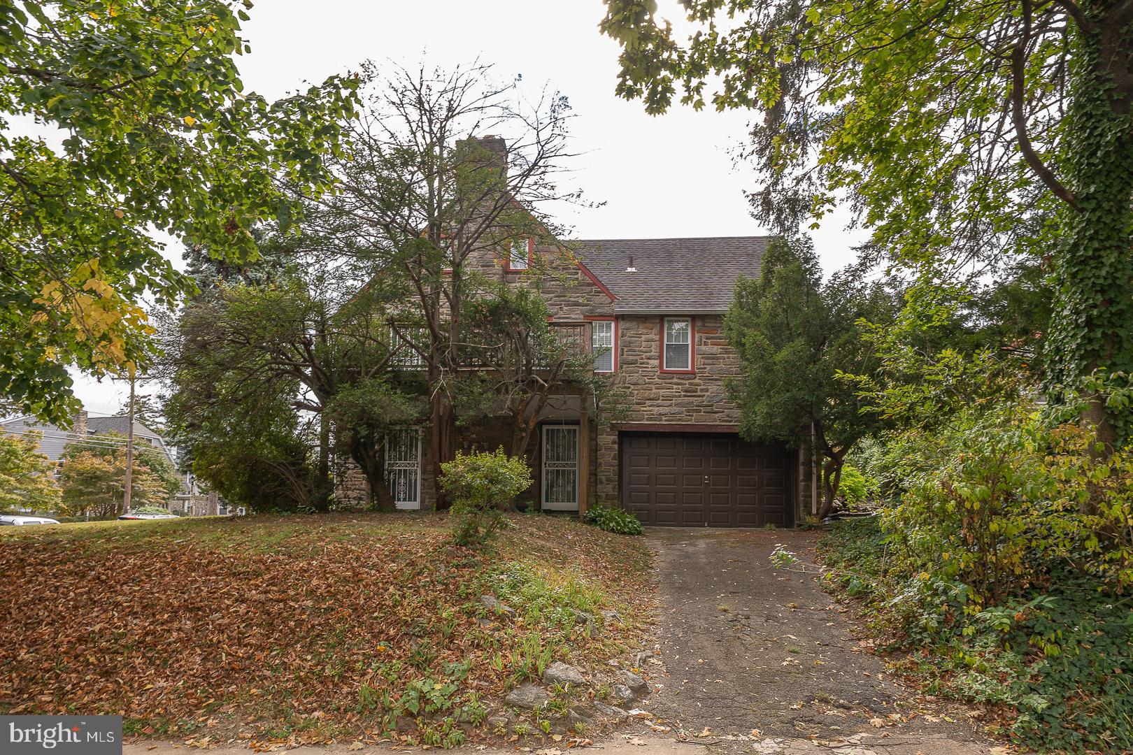 EAST OAK LANE - Residential