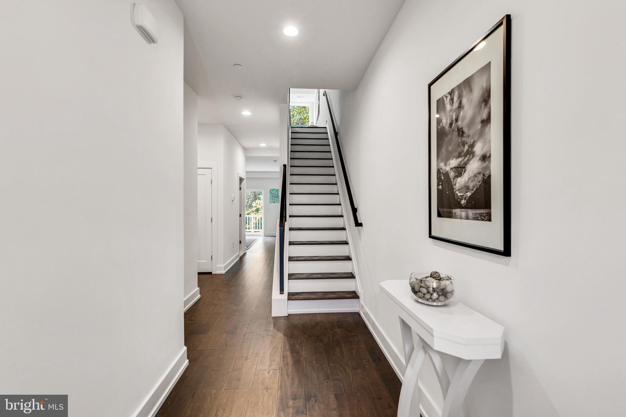 ROXBOROUGH - Residential