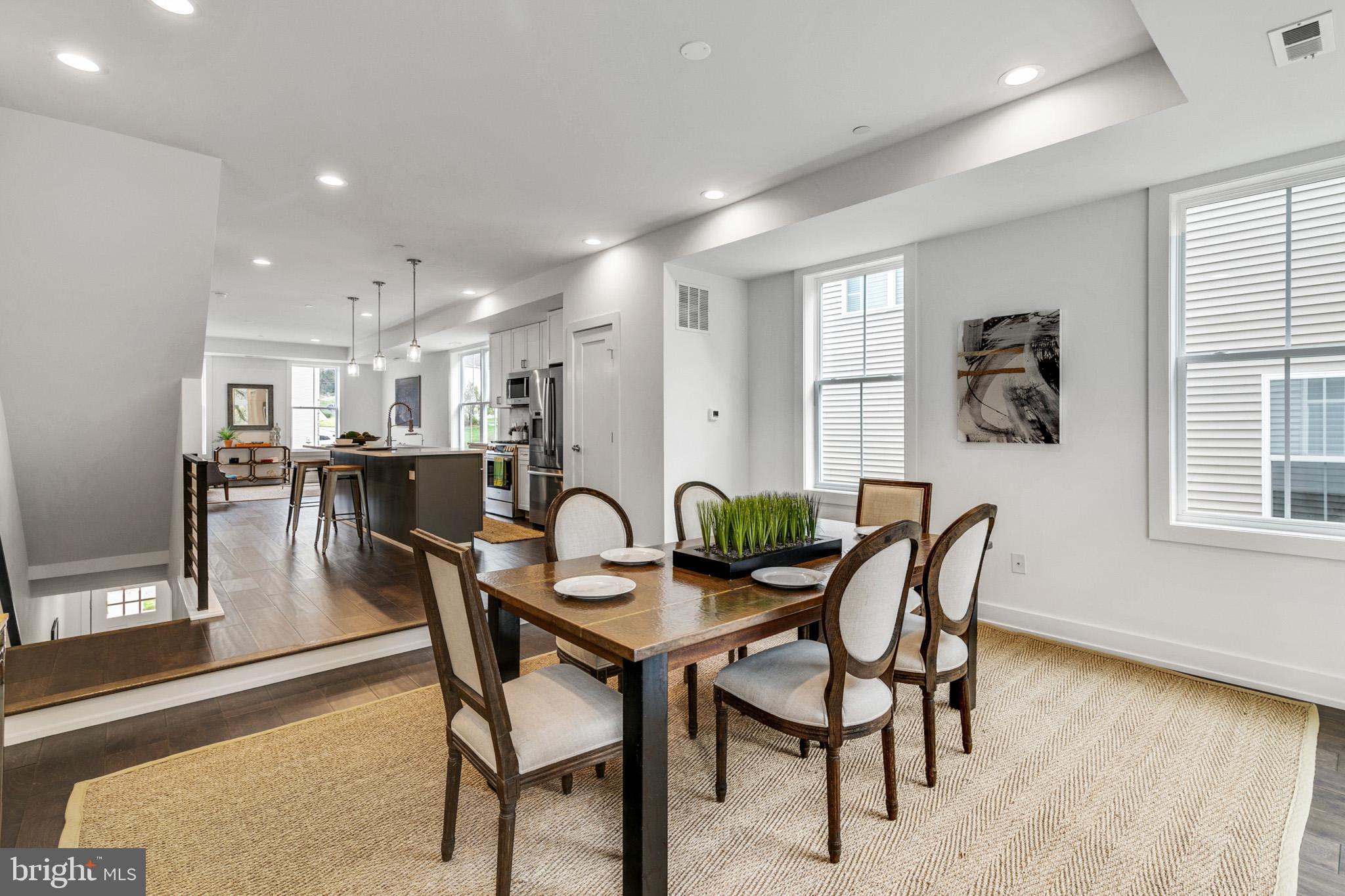 ROXBOROUGH - Residential