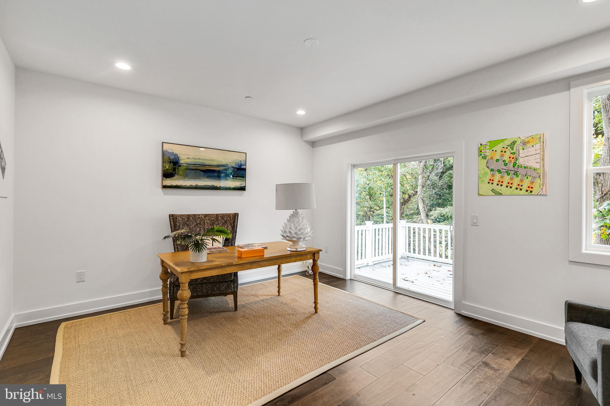 ROXBOROUGH - Residential