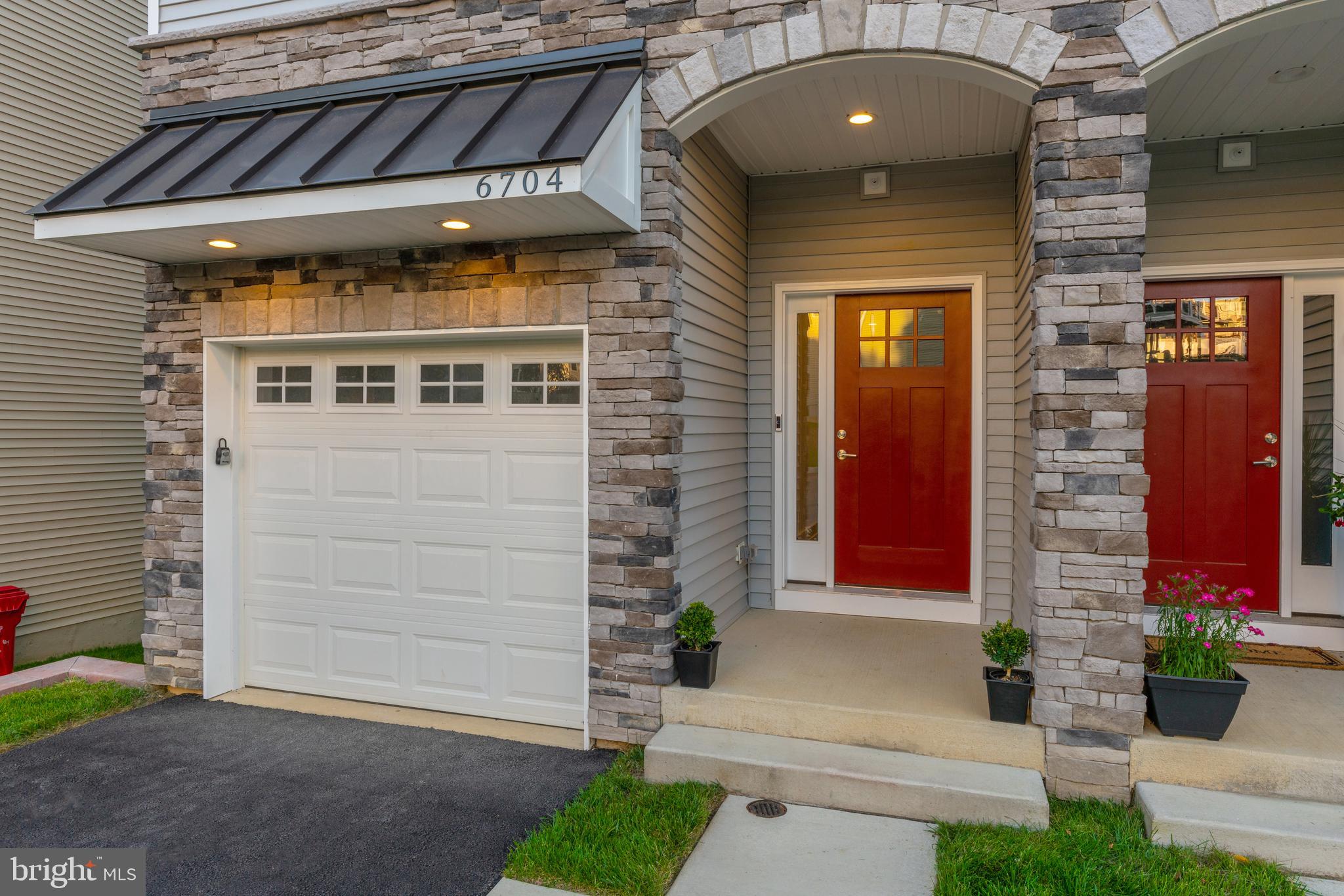 ROXBOROUGH - Residential