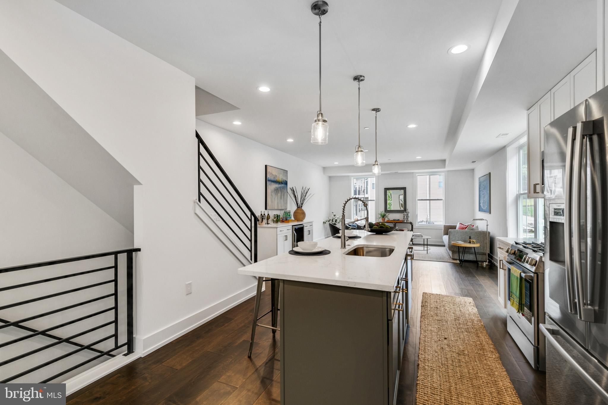 ROXBOROUGH - Residential