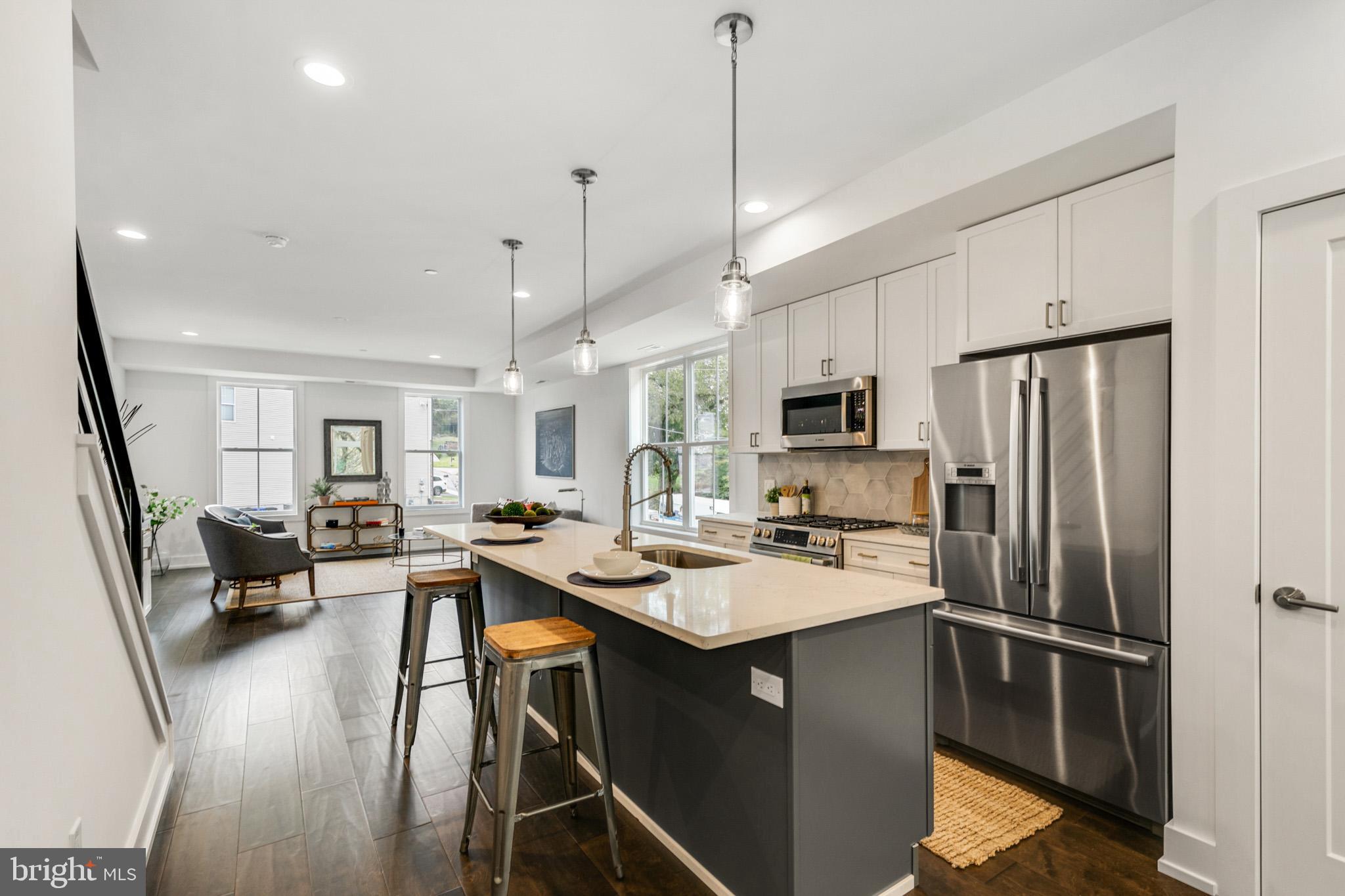 ROXBOROUGH - Residential