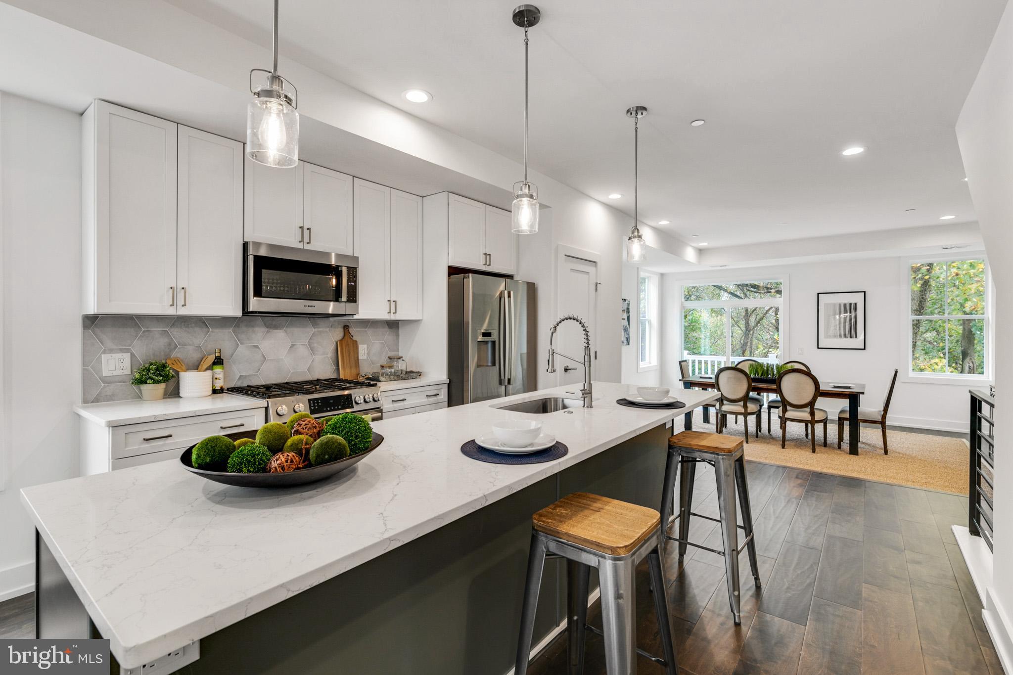 ROXBOROUGH - Residential