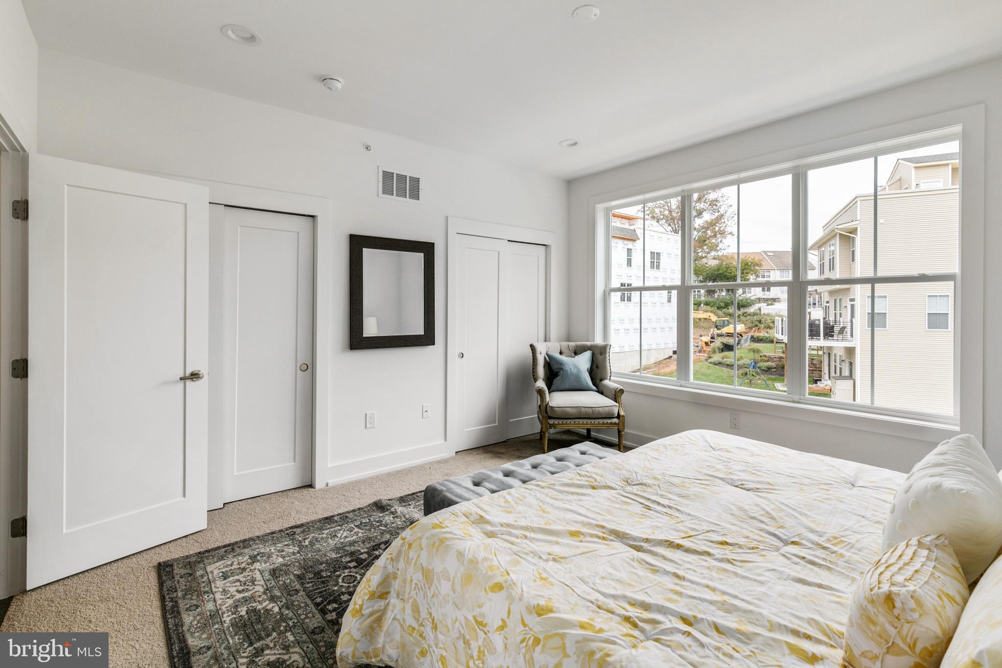 ROXBOROUGH - Residential