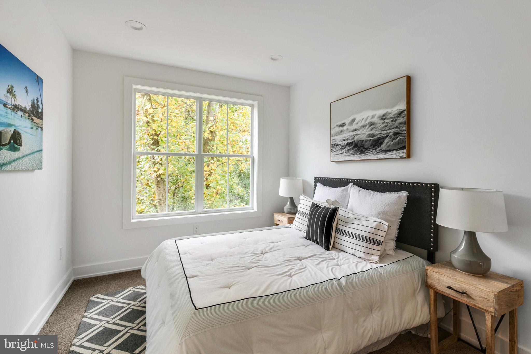 ROXBOROUGH - Residential