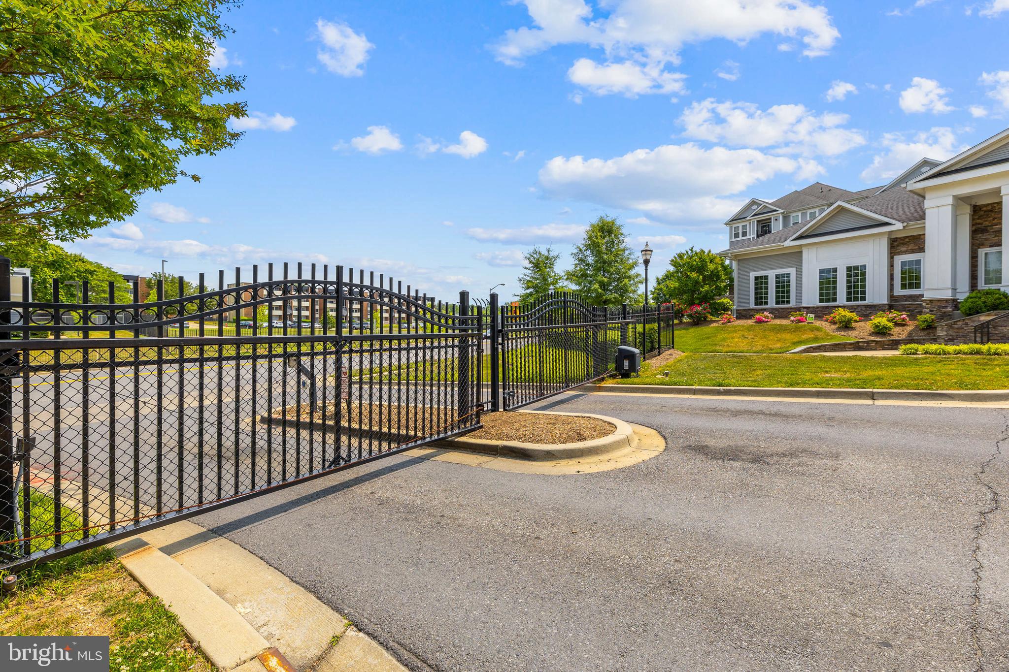 THE ADDISON AT ST PAUL - Residential