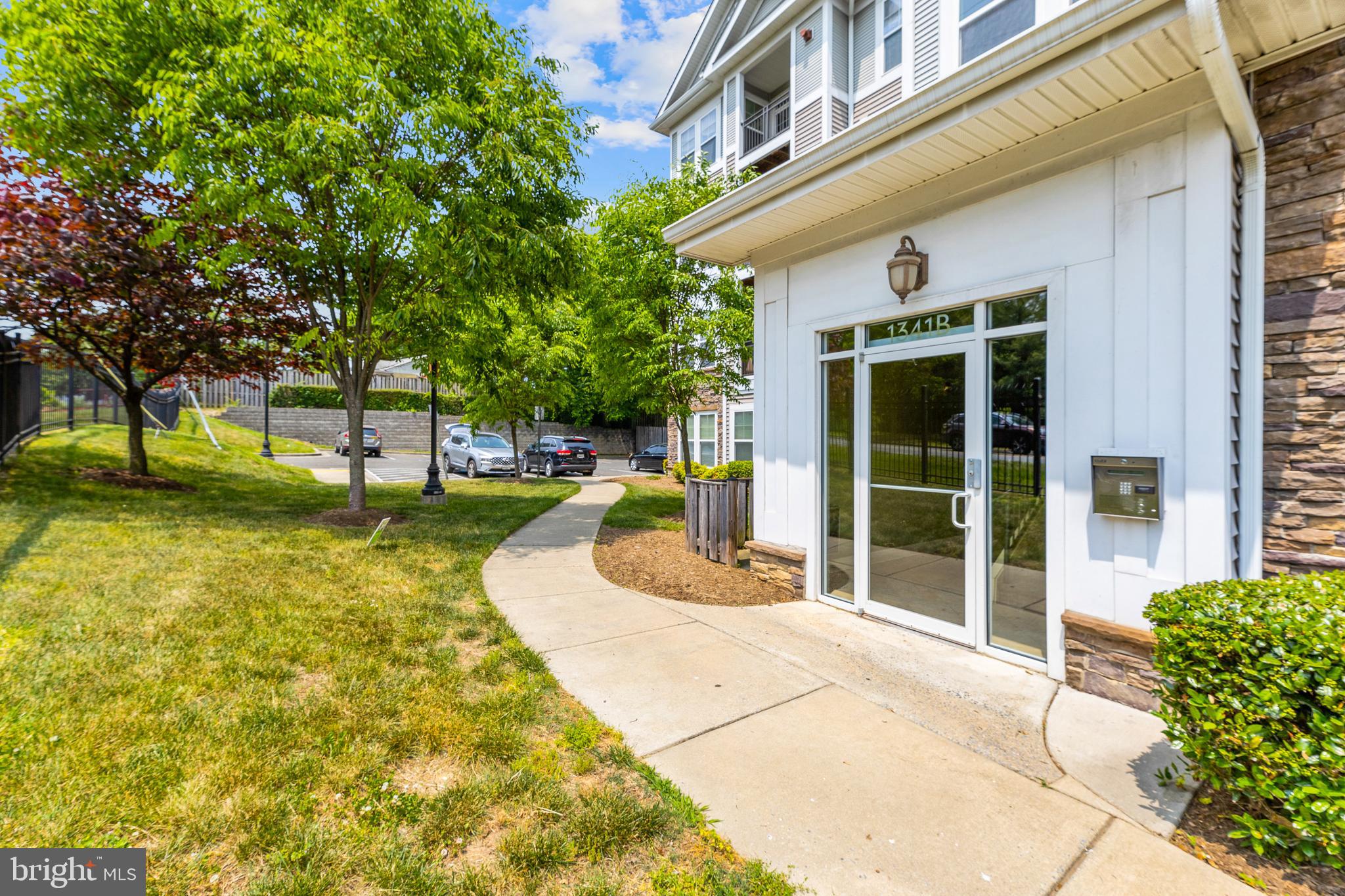 THE ADDISON AT ST PAUL - Residential