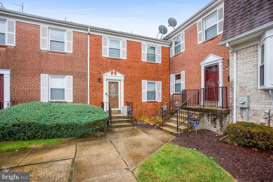 $15k Price Improvement!  Great opportunity in terrific commuting location!  See all the possibilities in this brick fronted 3 bedroom 2.5 bath unit with walk-out lower level.  Overlooks courtyard and a quick hop to major commuting arteries.