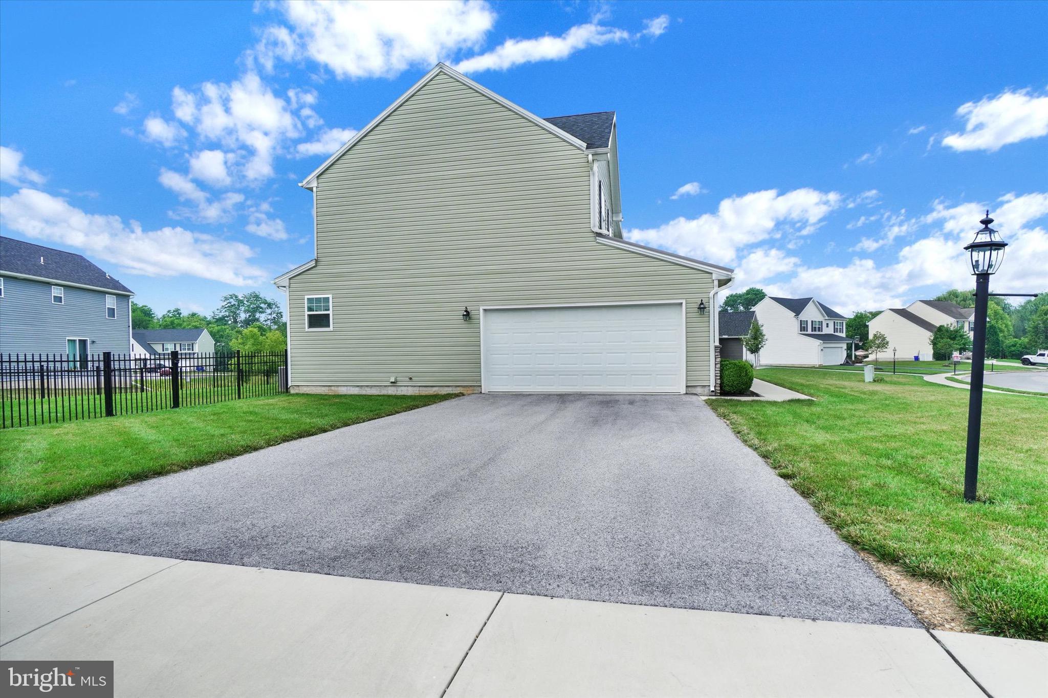 FARM LANE ESTATES - Residential