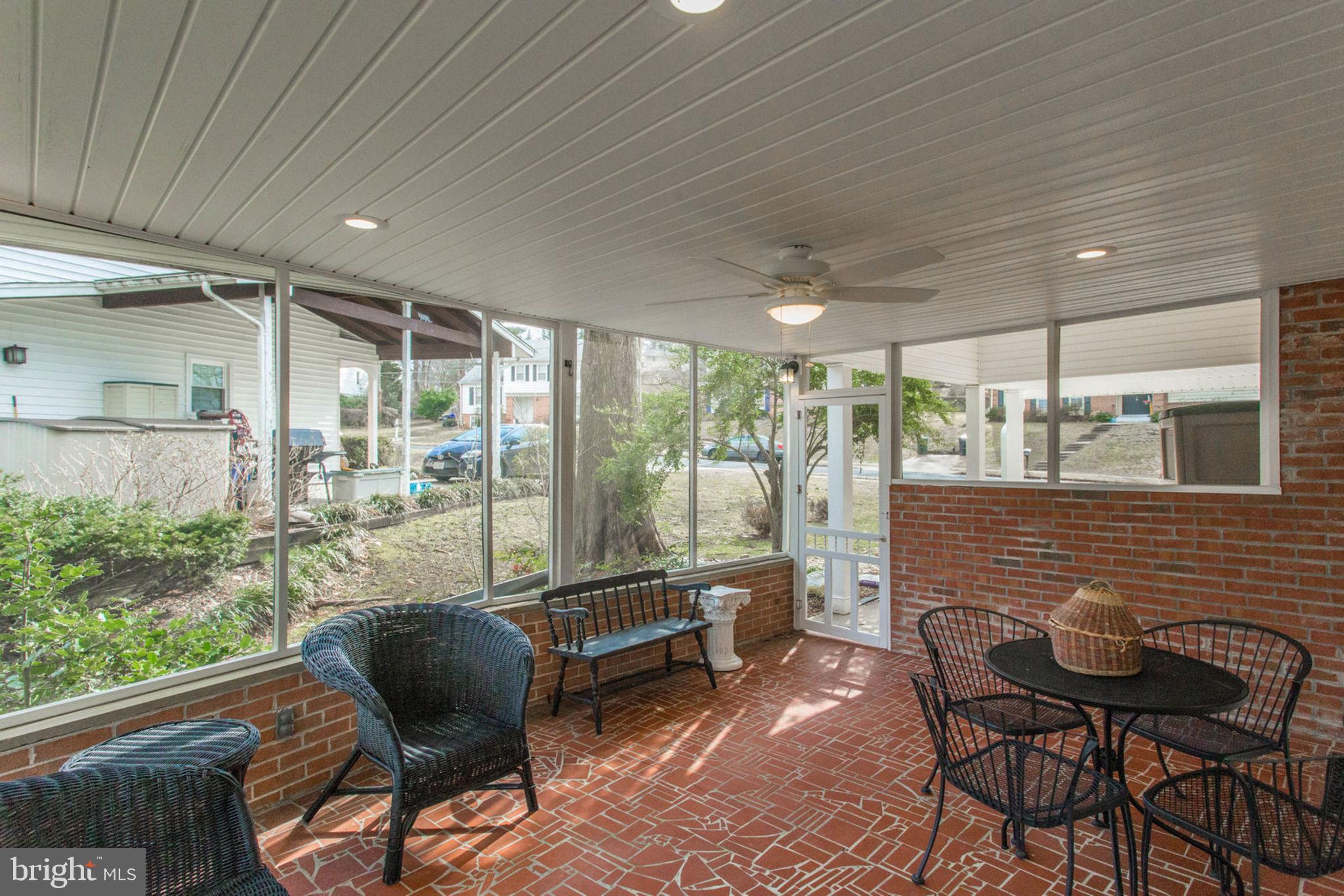 SURREY SQUARE - Residential