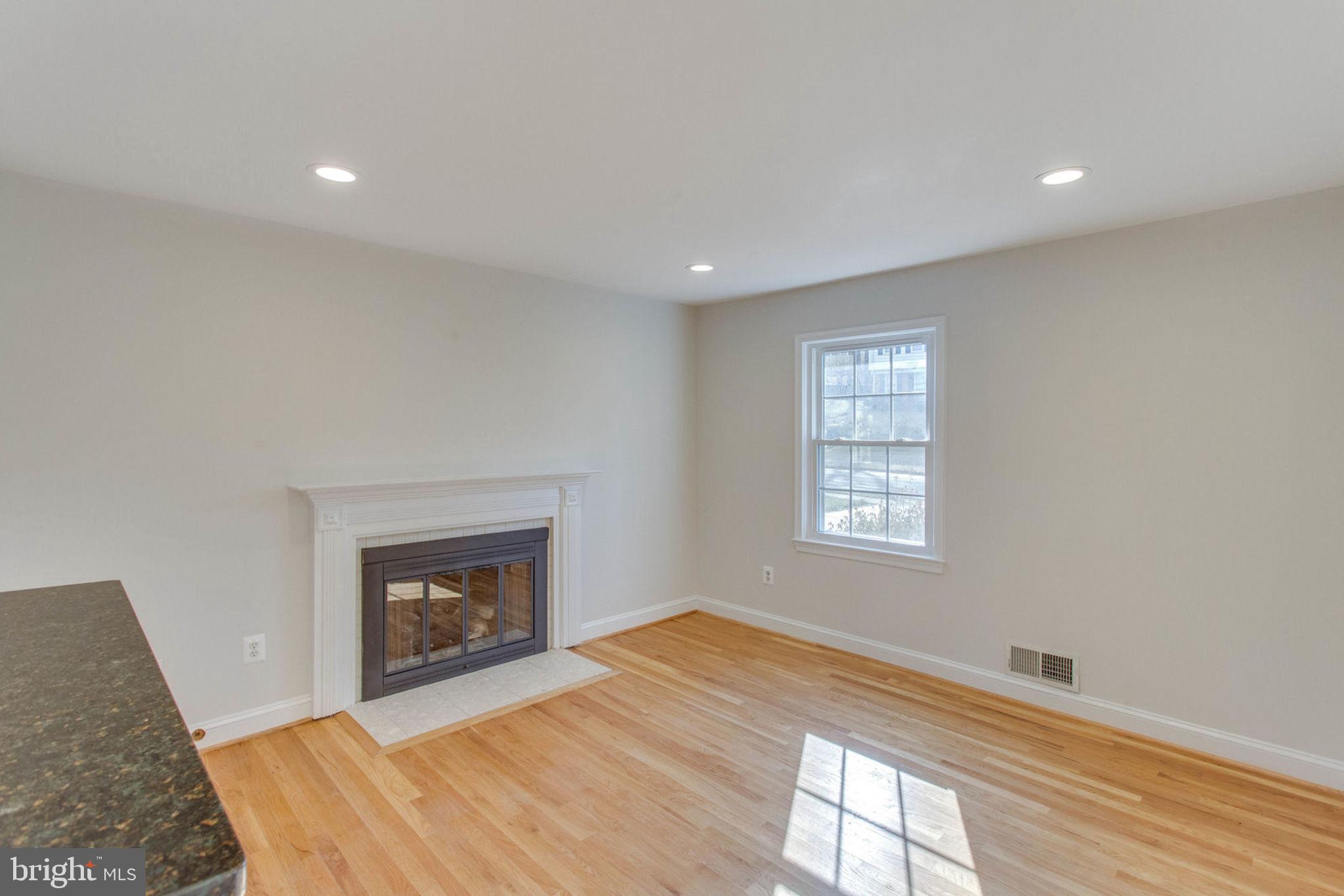 SURREY SQUARE - Residential