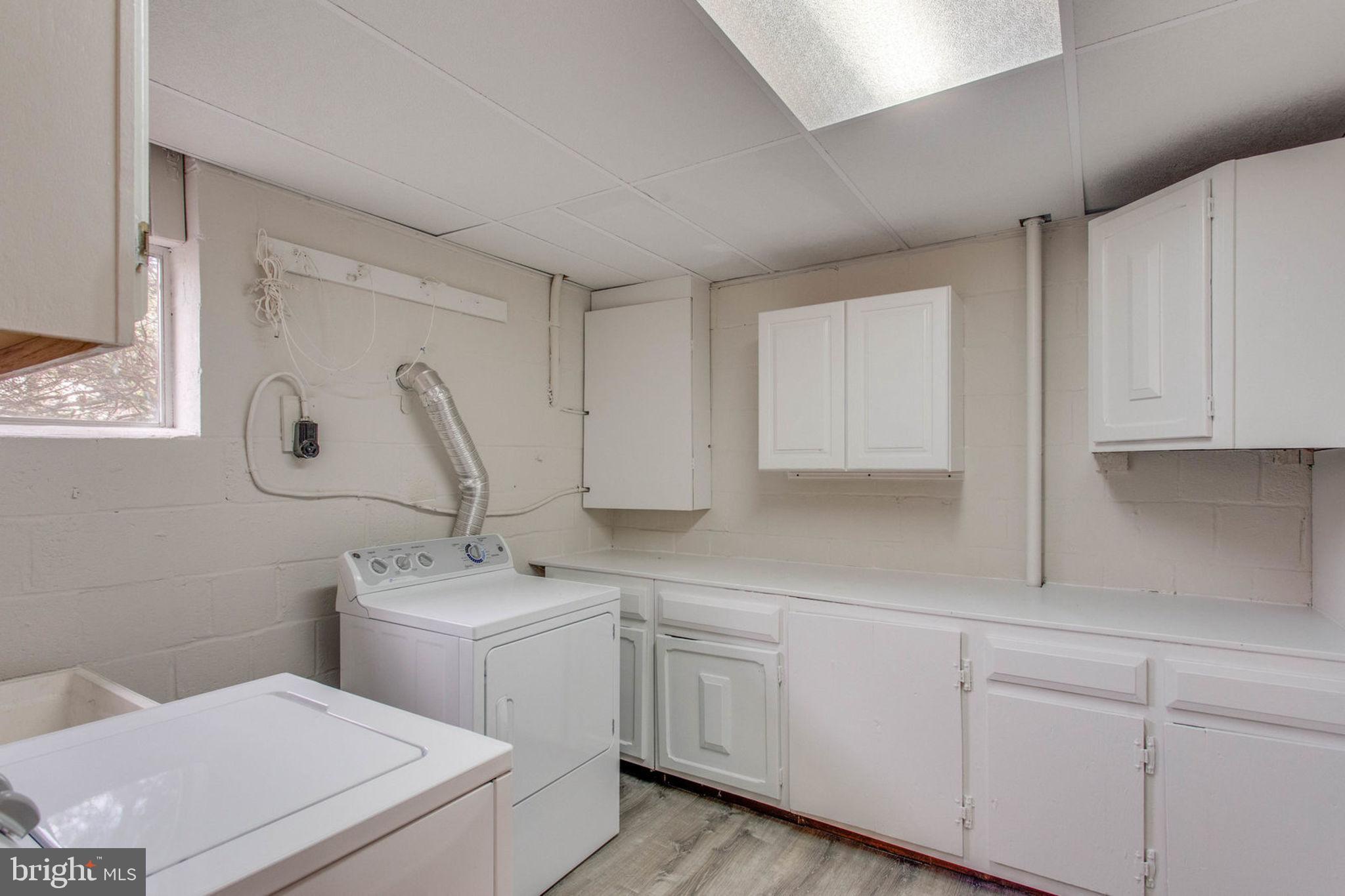 SURREY SQUARE - Residential