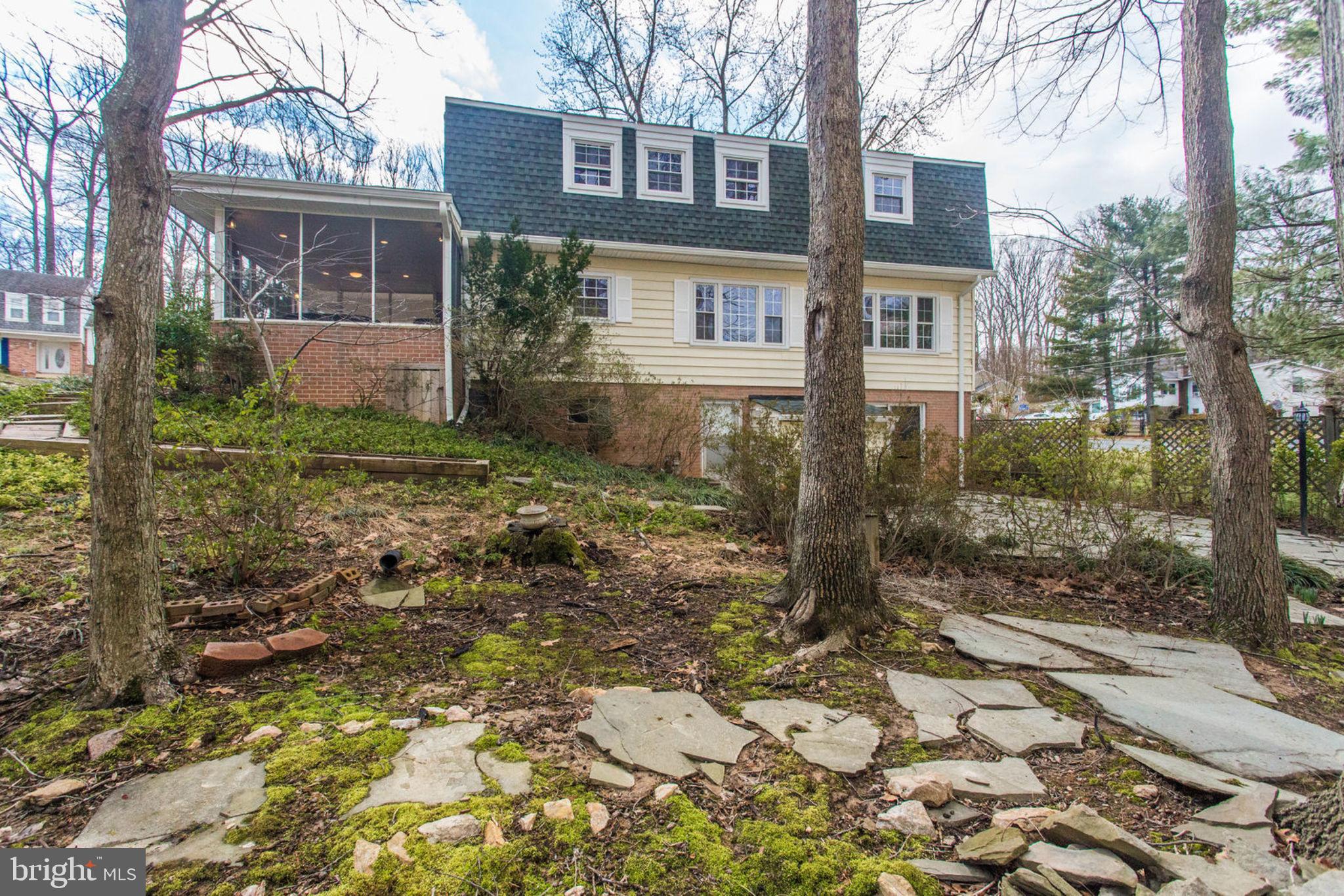 SURREY SQUARE - Residential