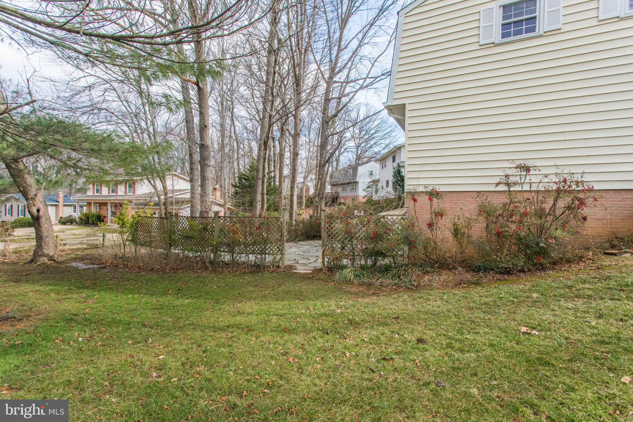 SURREY SQUARE - Residential