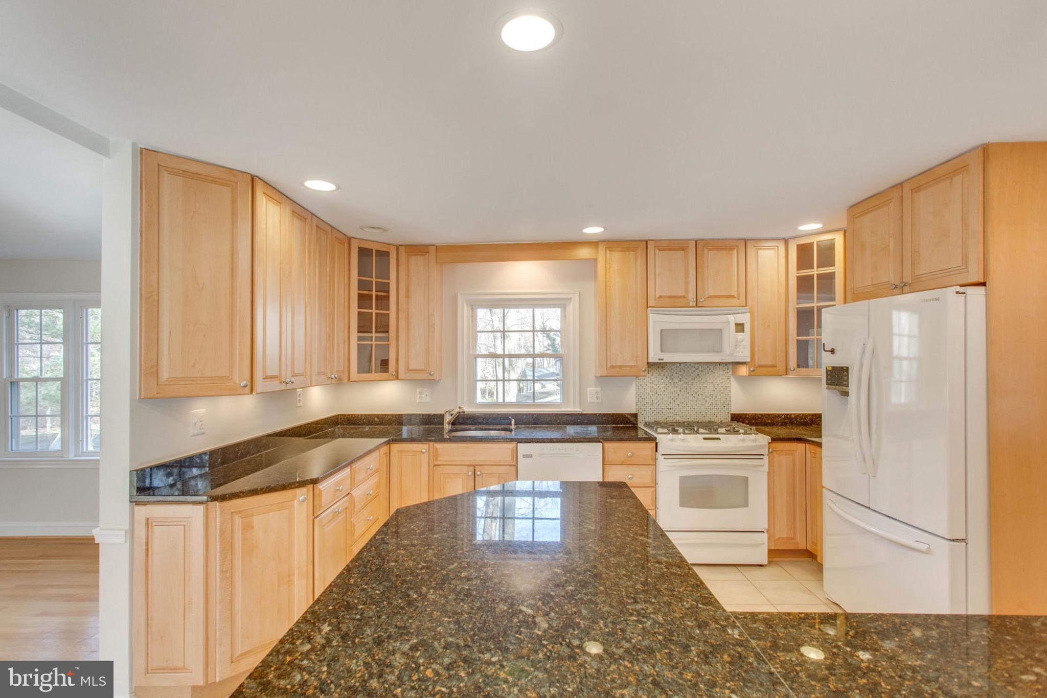 SURREY SQUARE - Residential