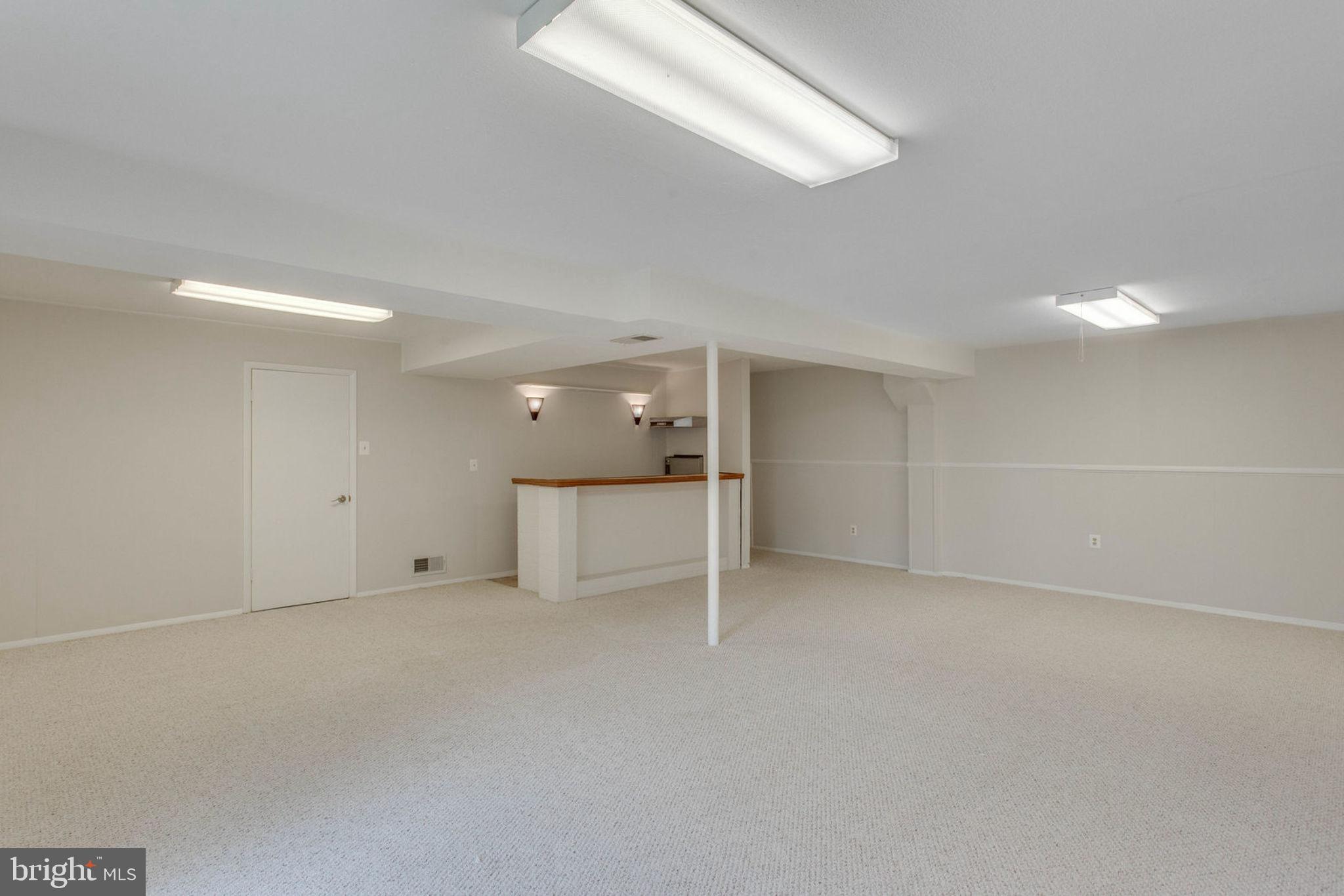 SURREY SQUARE - Residential