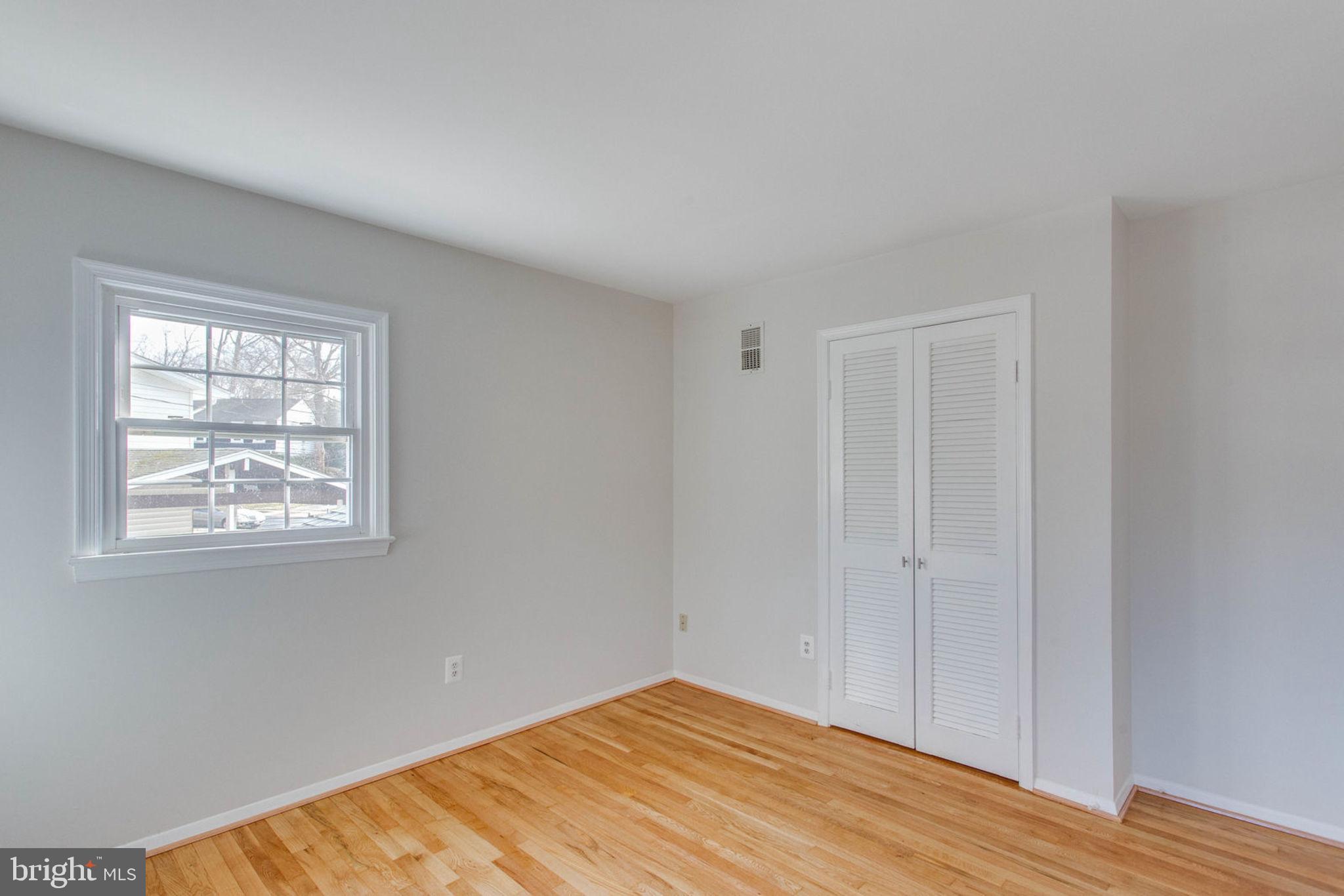 SURREY SQUARE - Residential