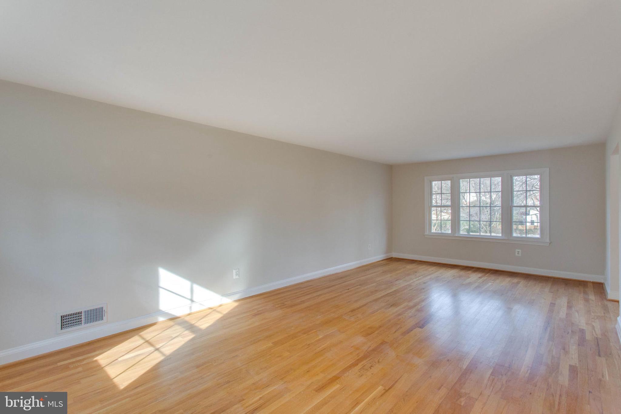 SURREY SQUARE - Residential