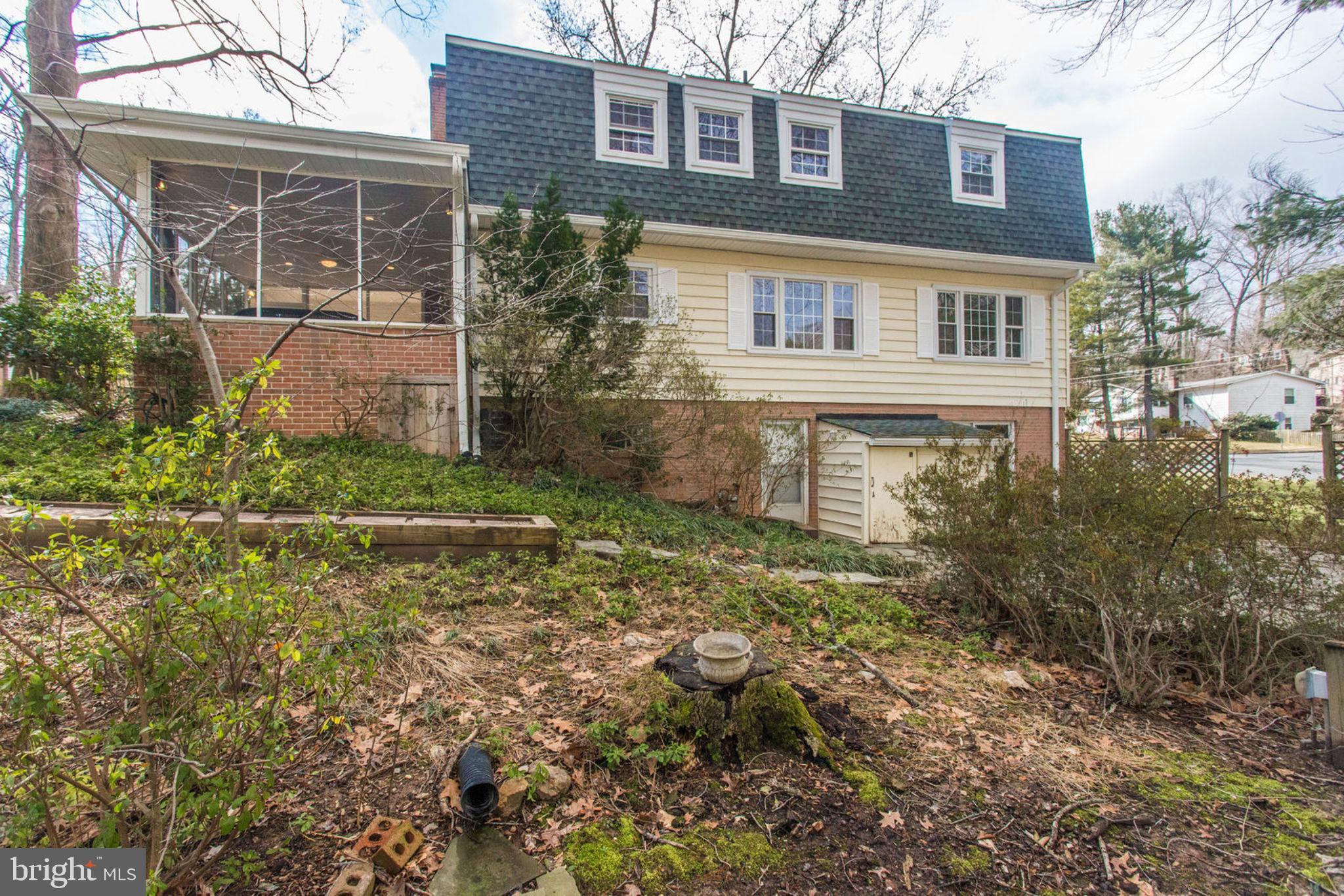 SURREY SQUARE - Residential