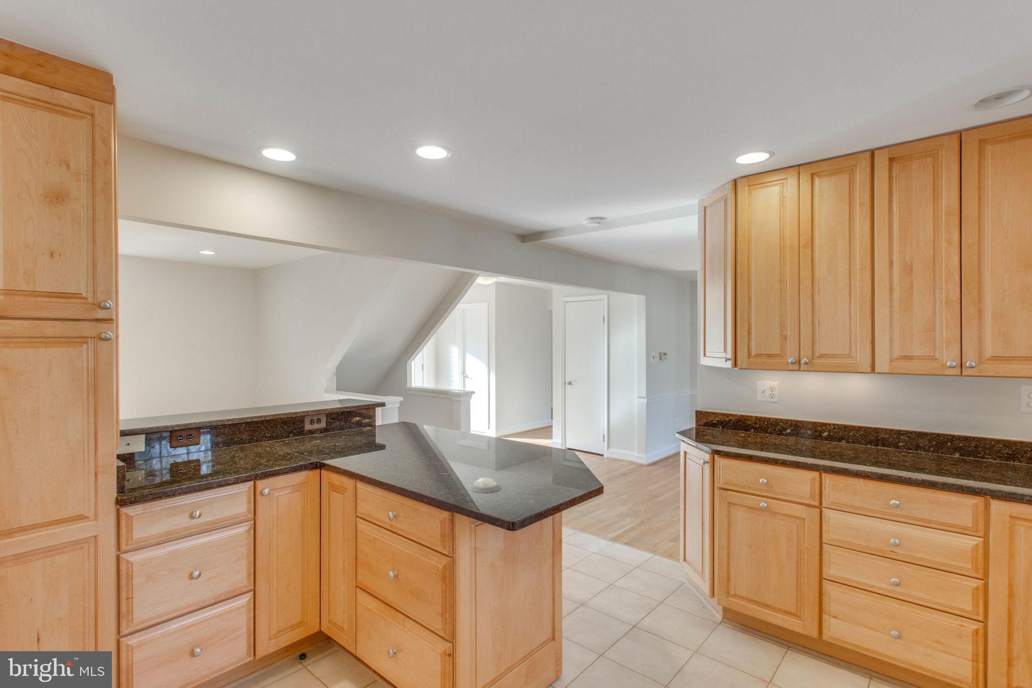 SURREY SQUARE - Residential