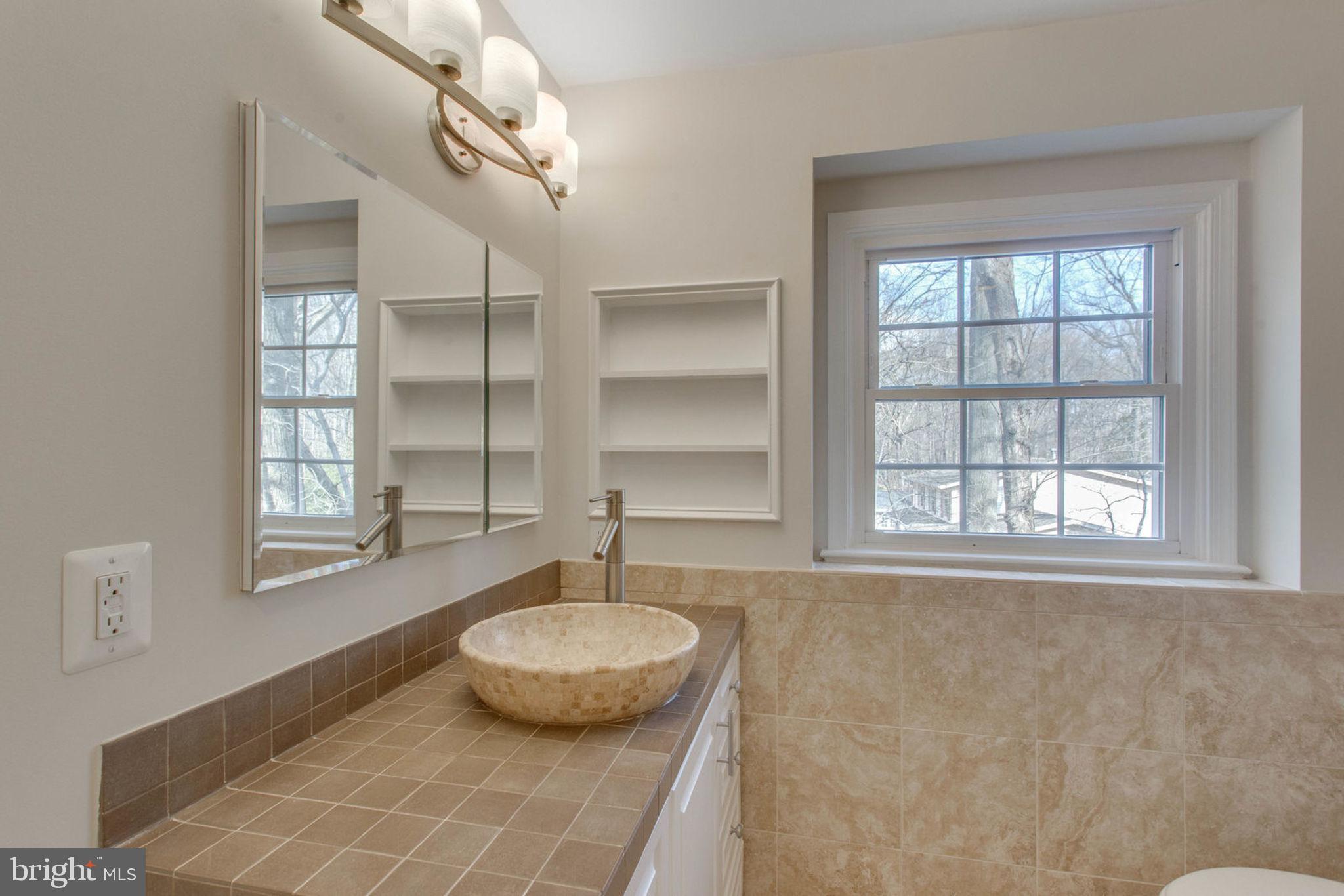 SURREY SQUARE - Residential