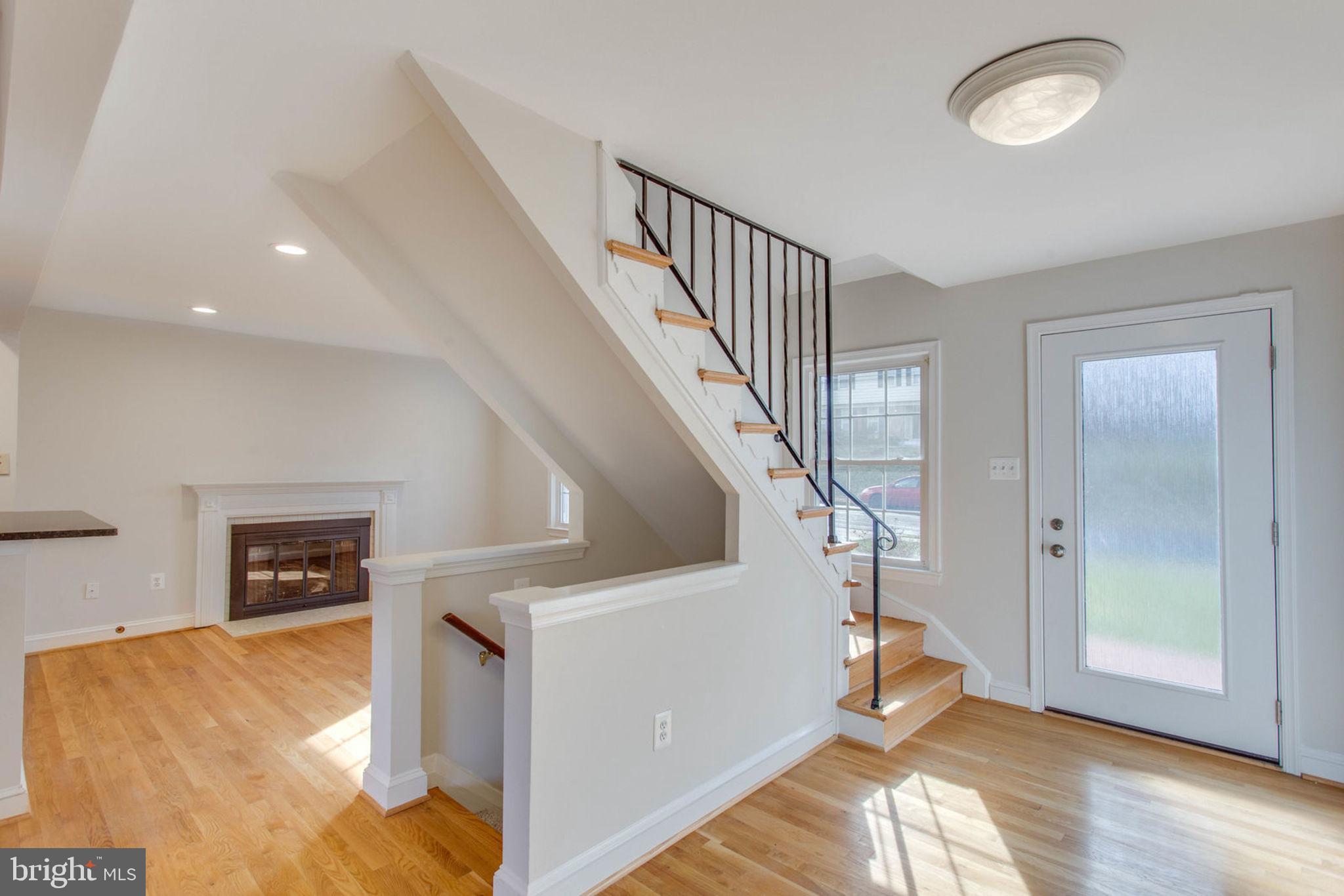 SURREY SQUARE - Residential