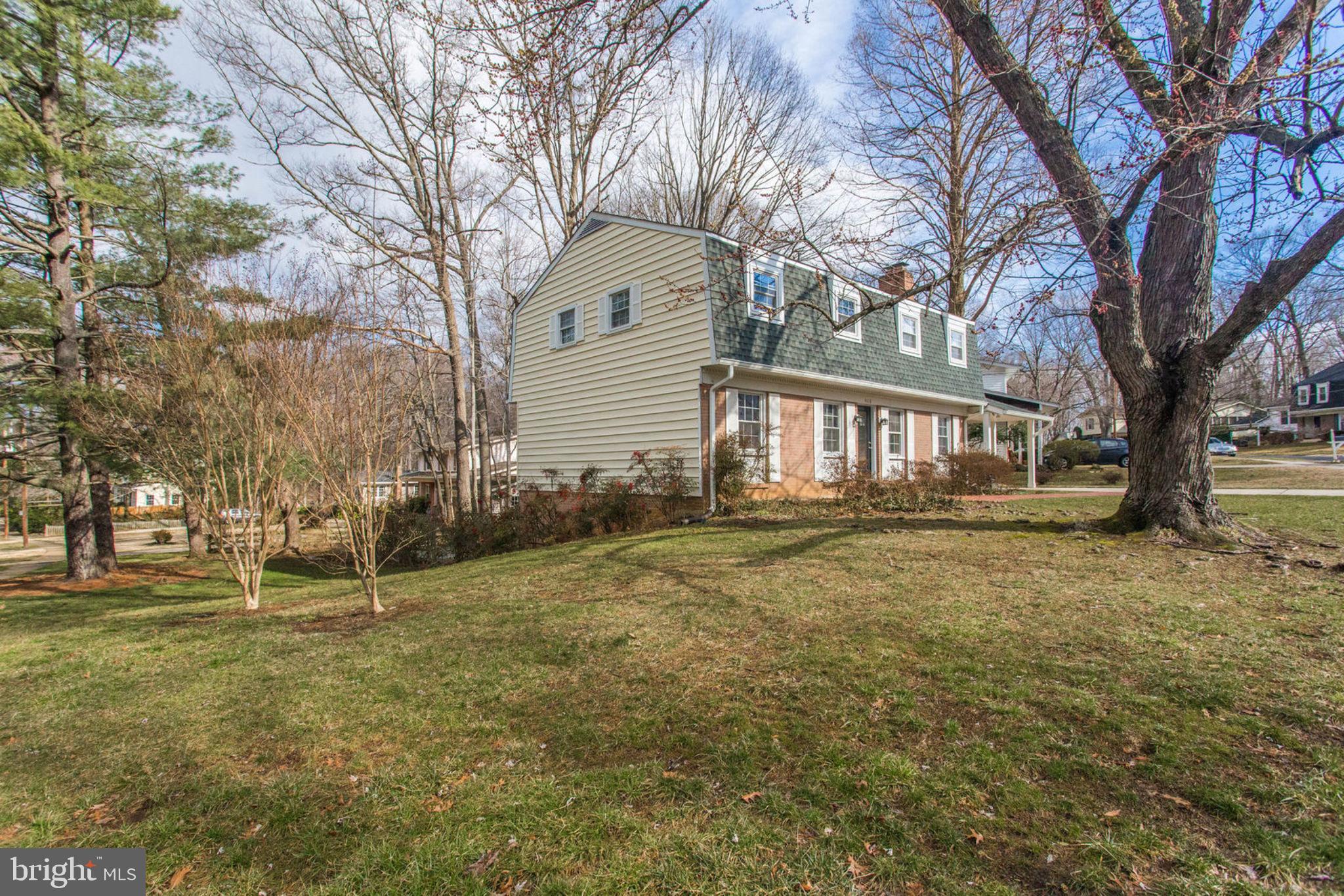 SURREY SQUARE - Residential