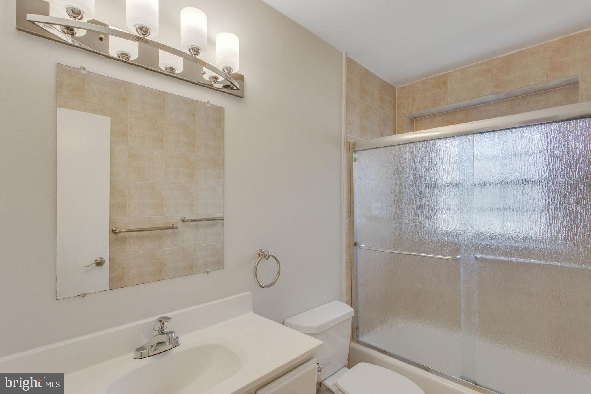 SURREY SQUARE - Residential