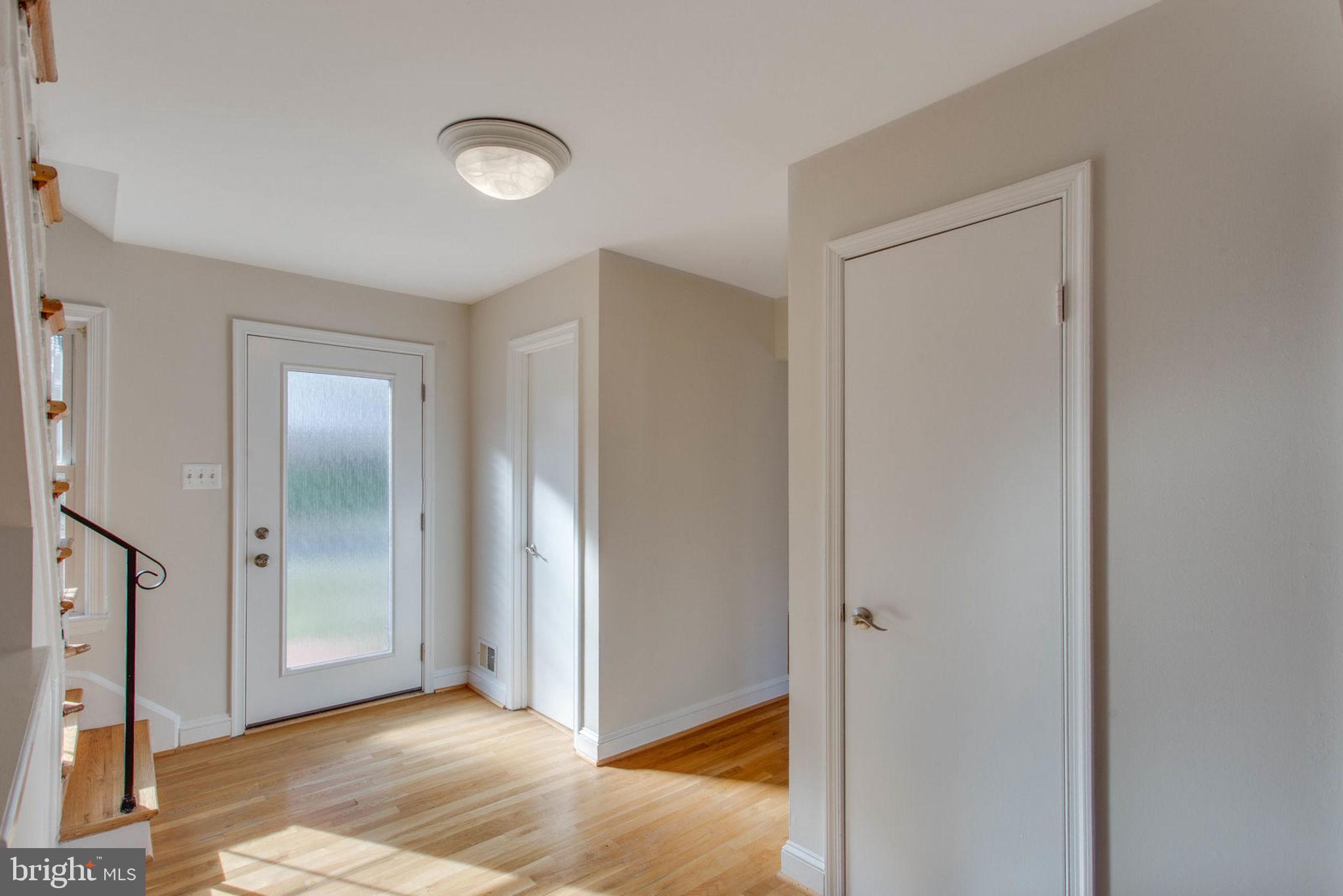 SURREY SQUARE - Residential