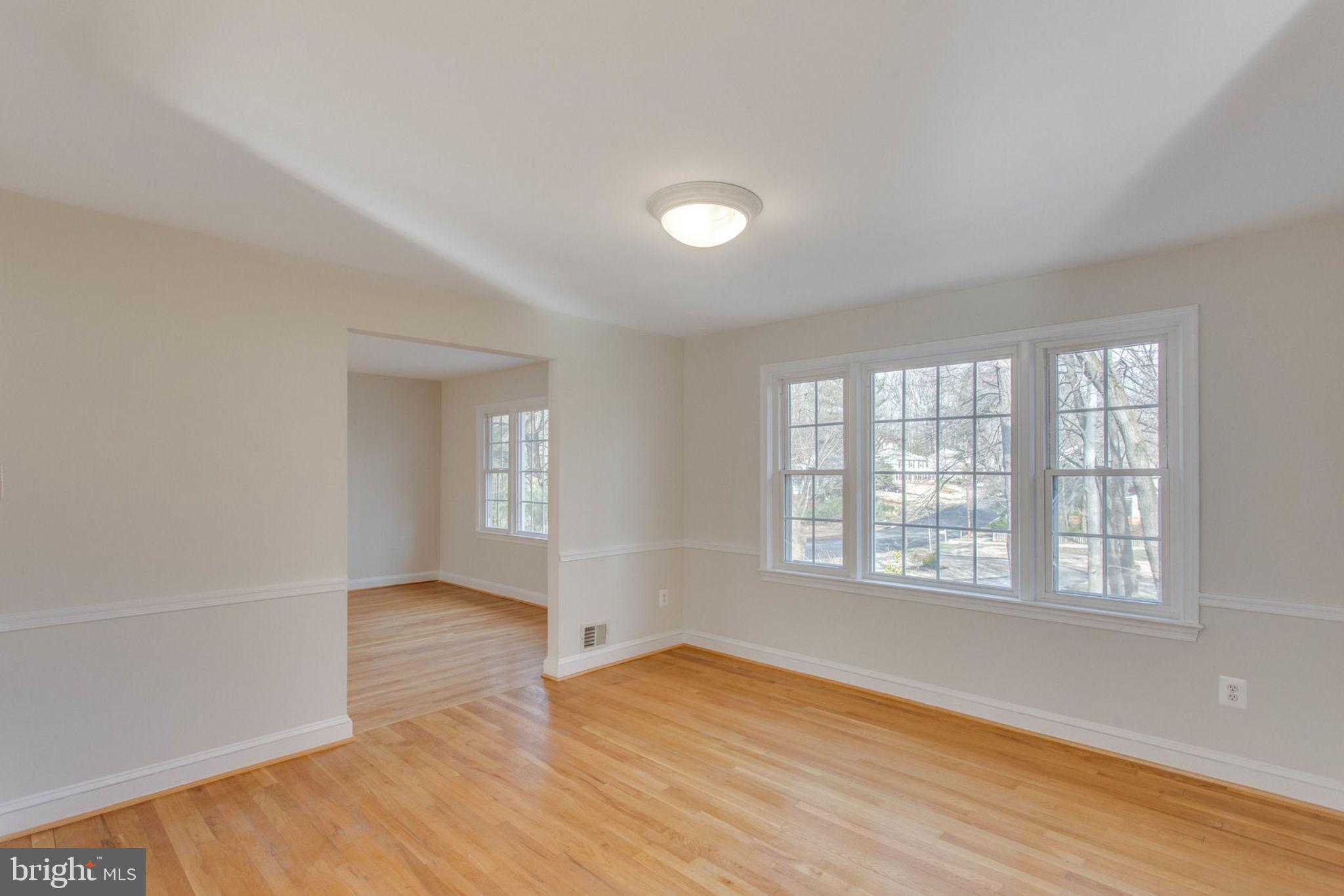 SURREY SQUARE - Residential