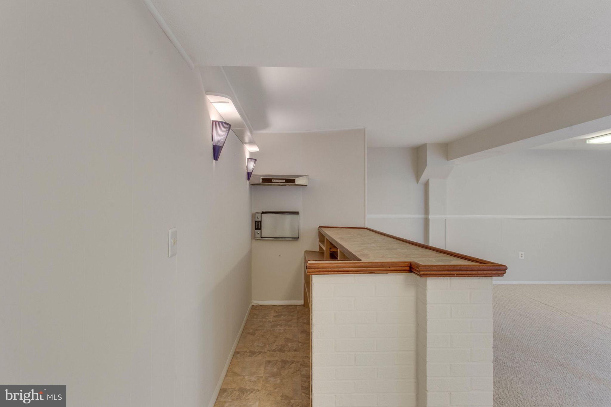 SURREY SQUARE - Residential