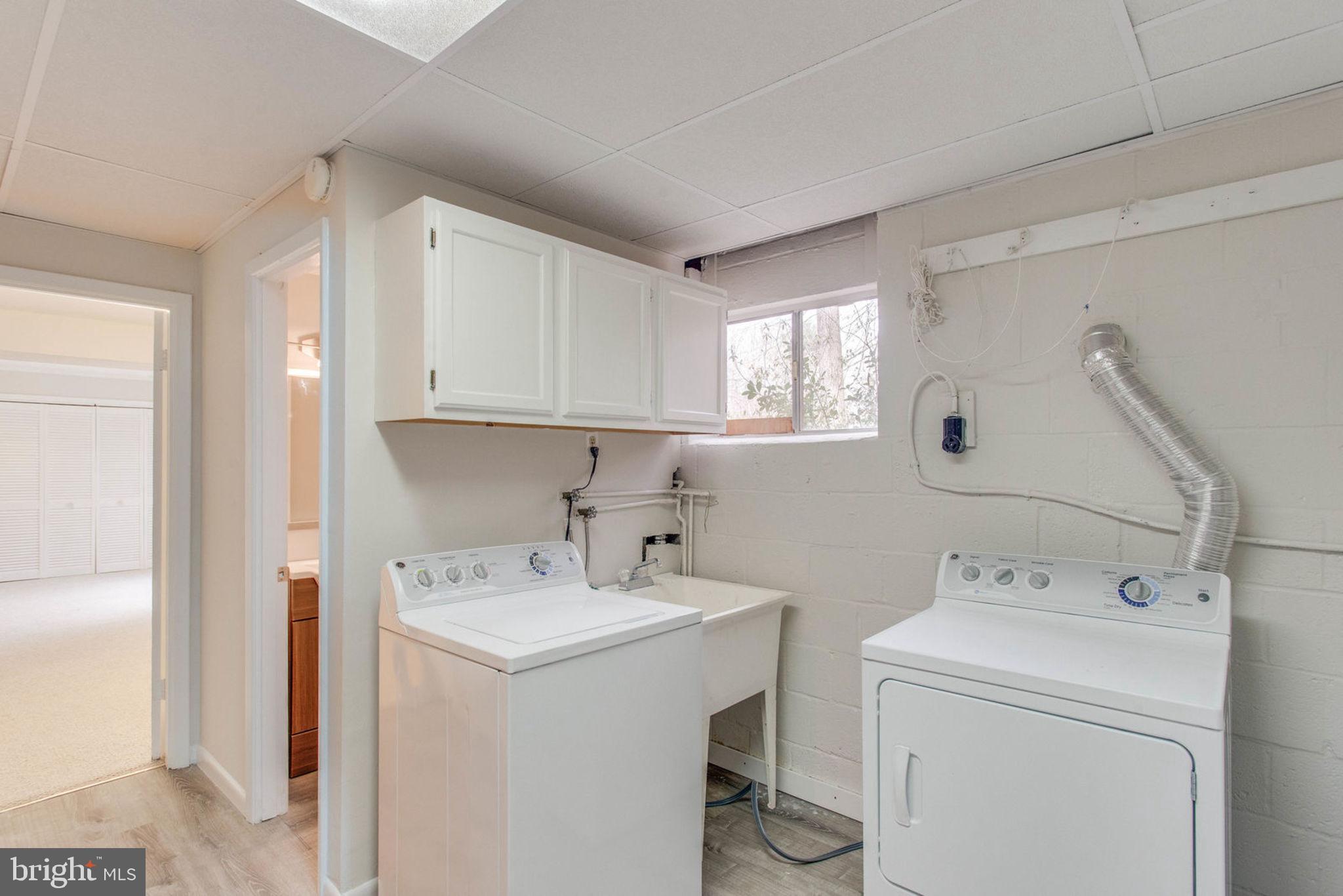 SURREY SQUARE - Residential