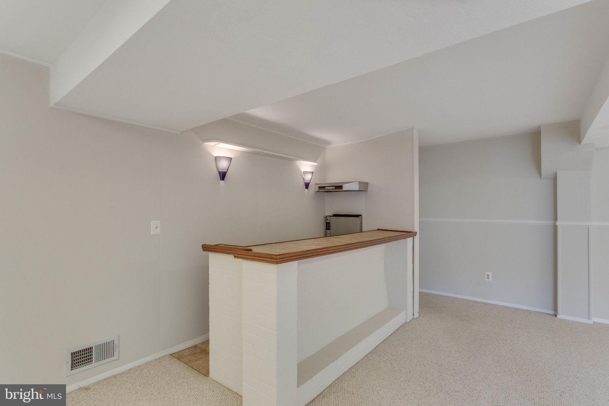 SURREY SQUARE - Residential