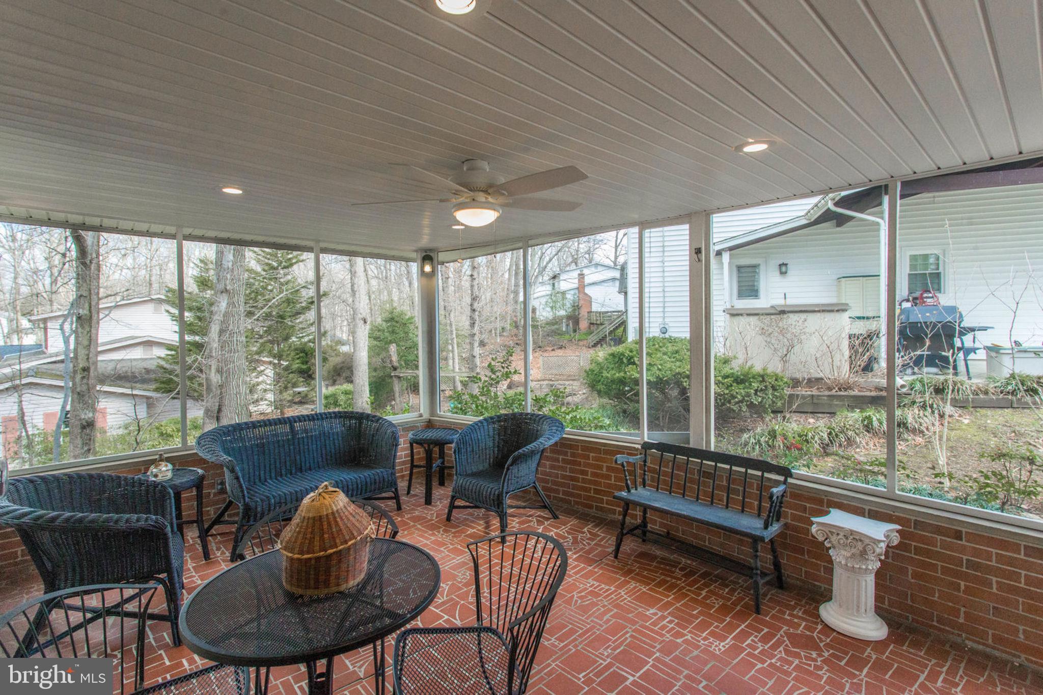 SURREY SQUARE - Residential